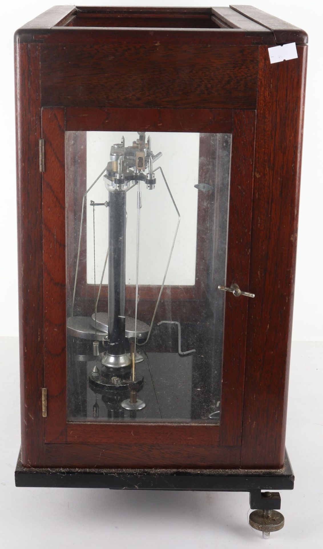A Townson & Mercer set of scales, in glass, oak and mahogany case - Image 8 of 10