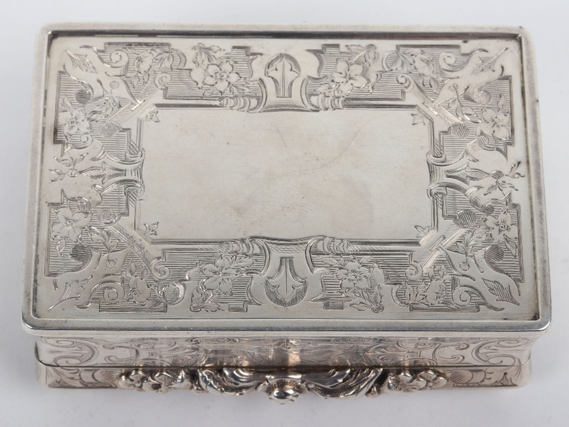 A Victorian heavy silver snuff box, Charles Rawlings & William Summers, London 1845 - Image 2 of 9