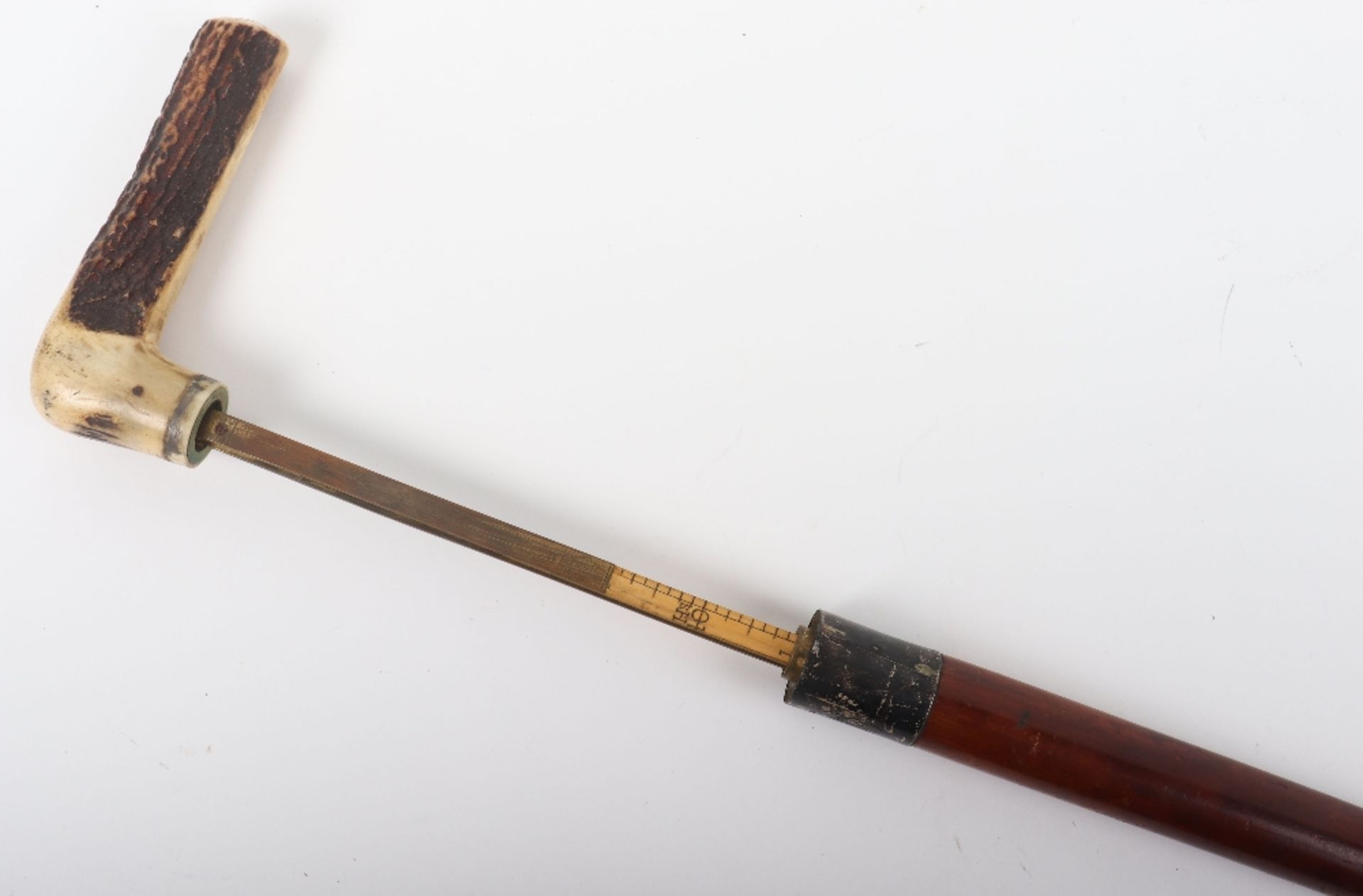 An Edwardian walking stick with spirit level (lacking liquid) and scaled ruler, with horn handle - Image 11 of 14