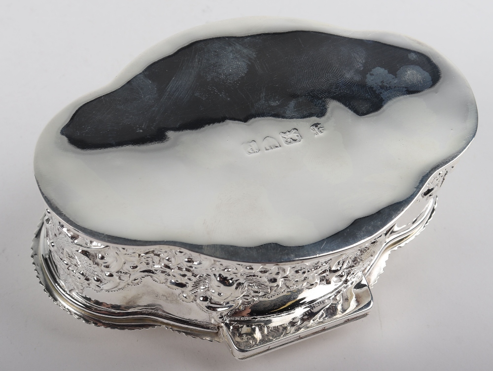 A Victorian chased silver box, Chester 1896 - Image 4 of 7