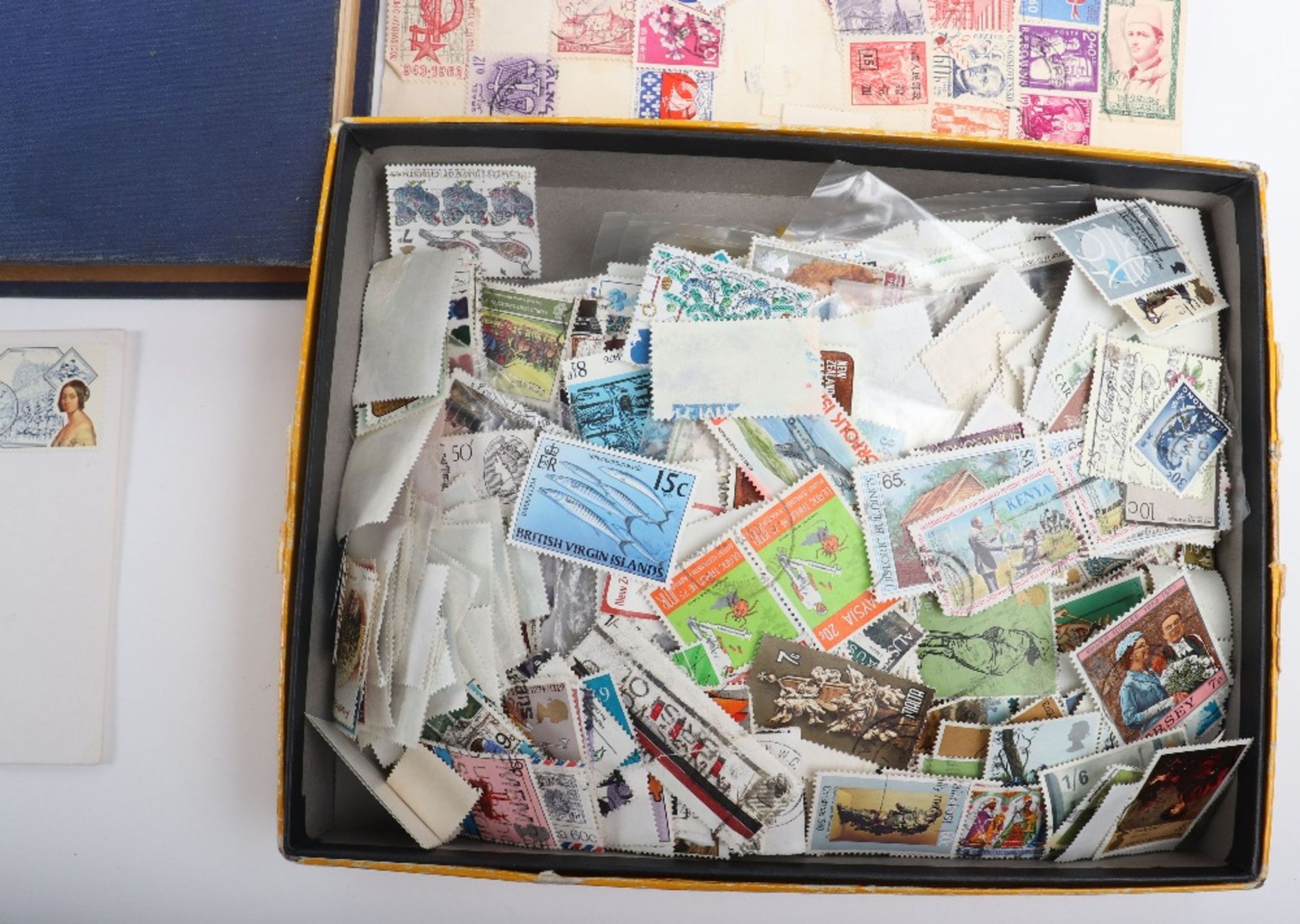 A selection of GB, Commonwealth and world stamps in albums and a box - Bild 7 aus 11