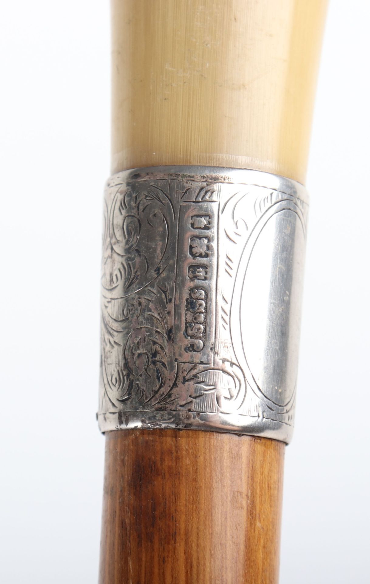 An early 20th century horn and silver banded walking cane - Bild 8 aus 19