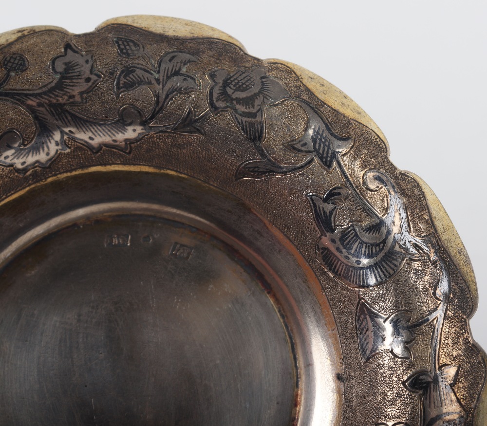 A pair of Russian silver and niello work dishes, marked 84 with other marks - Bild 6 aus 6