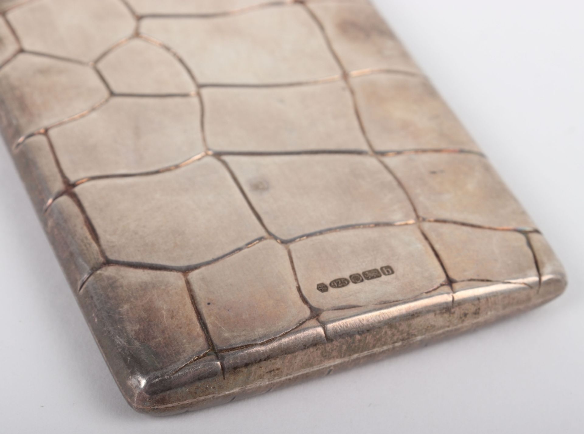 An unusual modern silver card case - Image 3 of 6