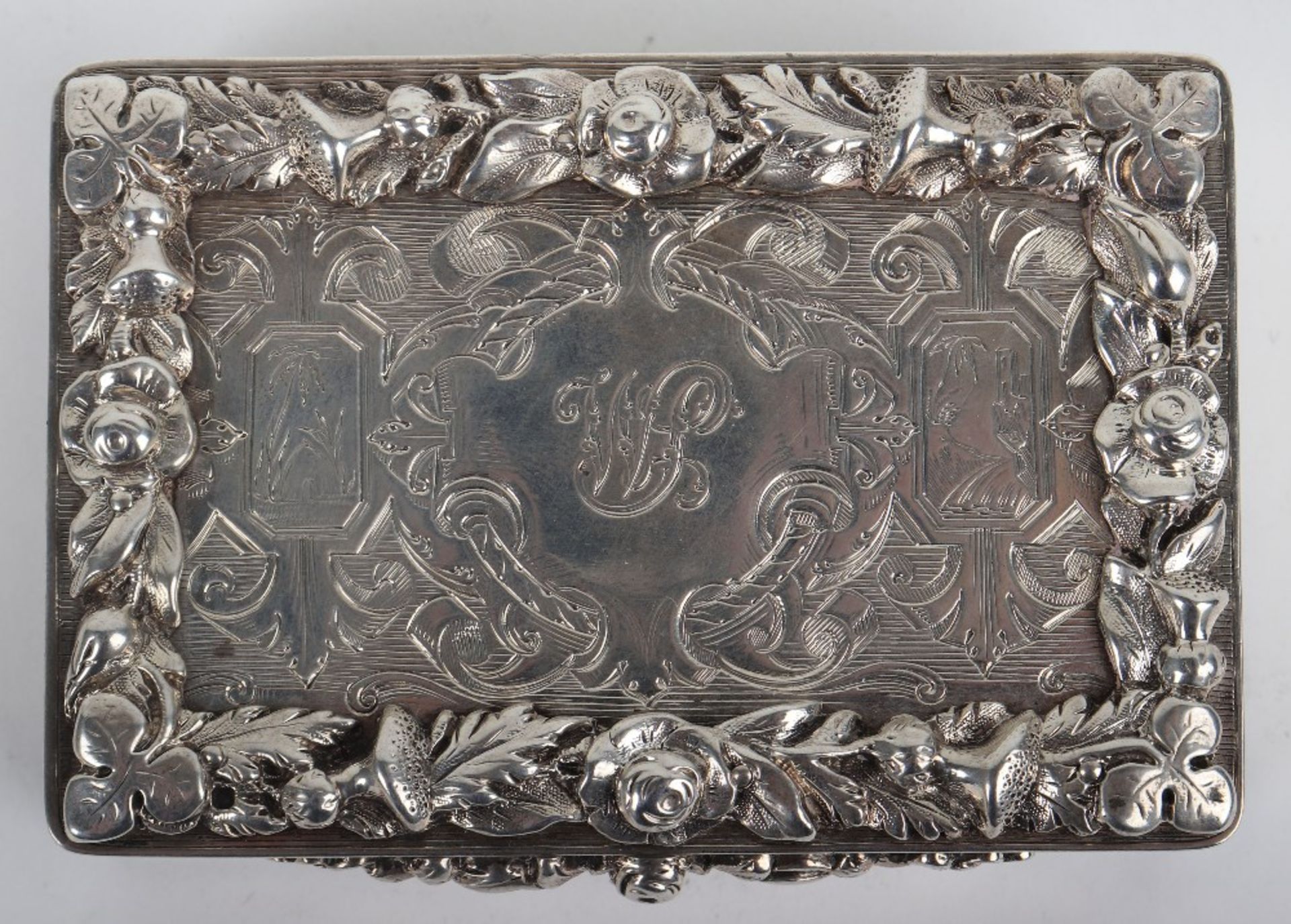 A Victorian heavy silver snuff box, Charles Rawlings & William Summers, London 1845