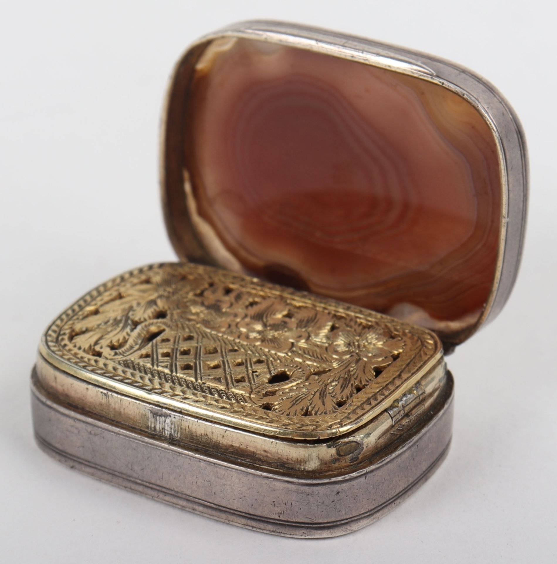 A Georgian silver and agate vinaigrette, Scottish - Image 6 of 8