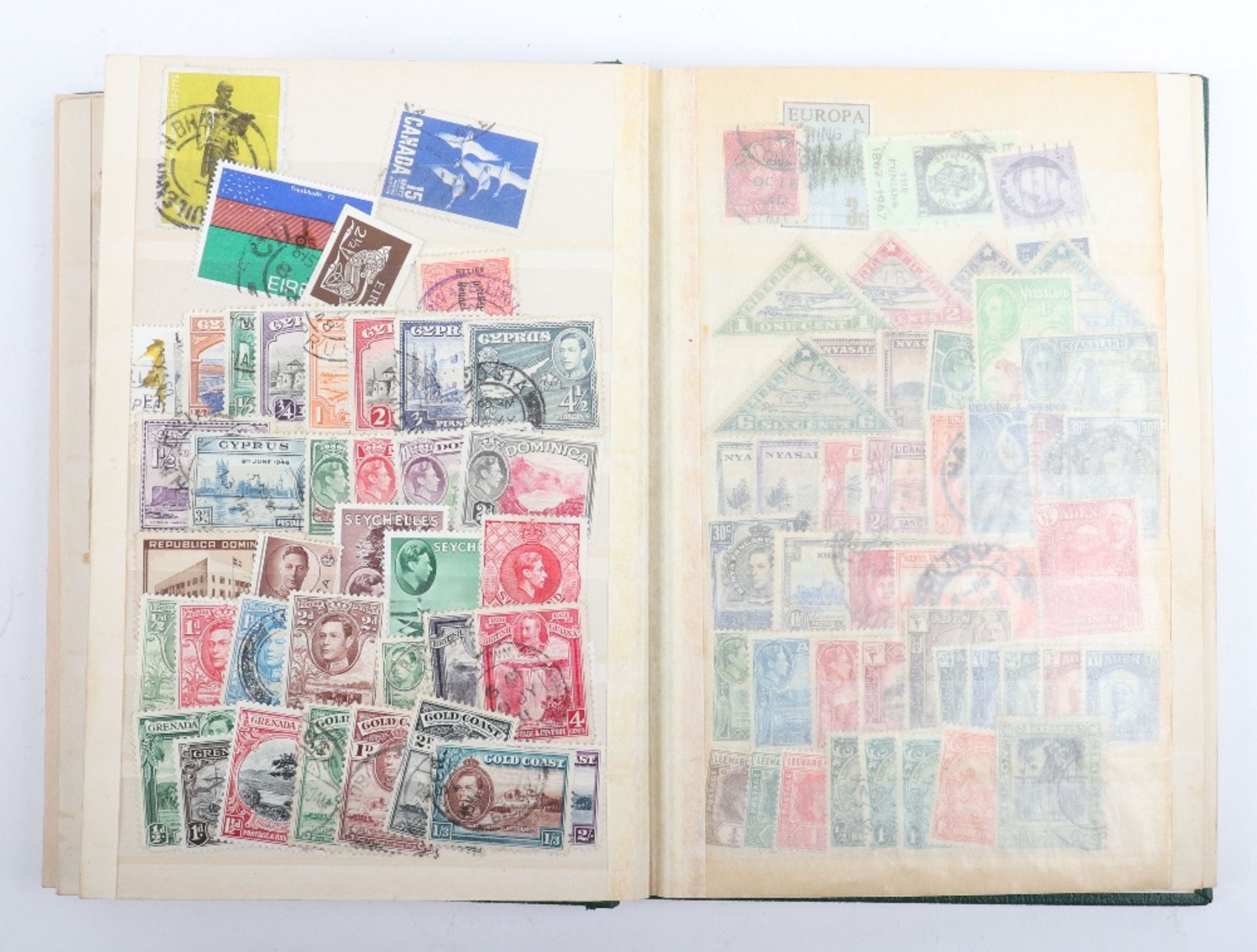 A selection of GB and world stamps, including Penny Reds, good QEII sets in two Stanley Gibbons albu - Bild 2 aus 12
