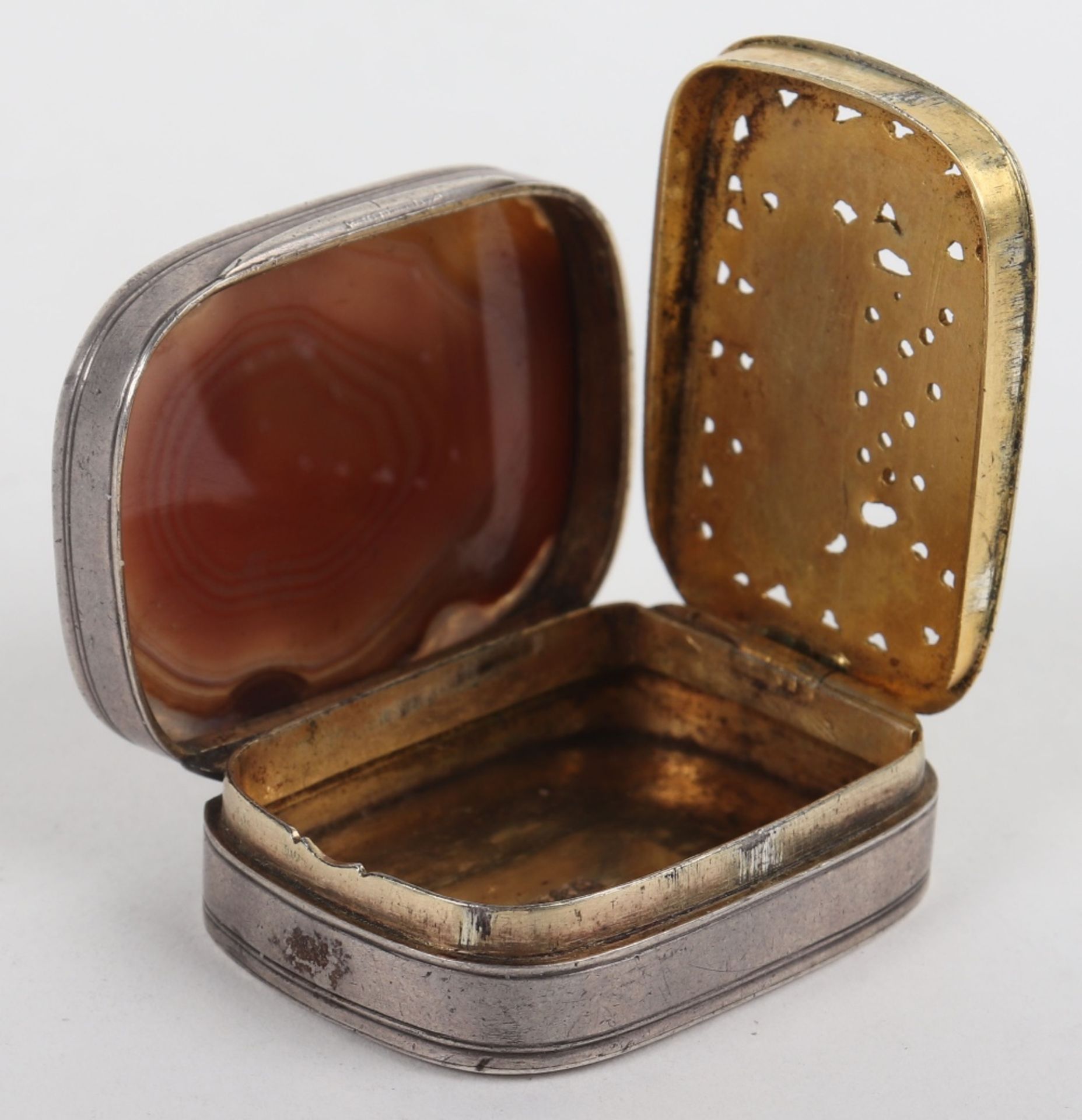 A Georgian silver and agate vinaigrette, Scottish - Image 7 of 8