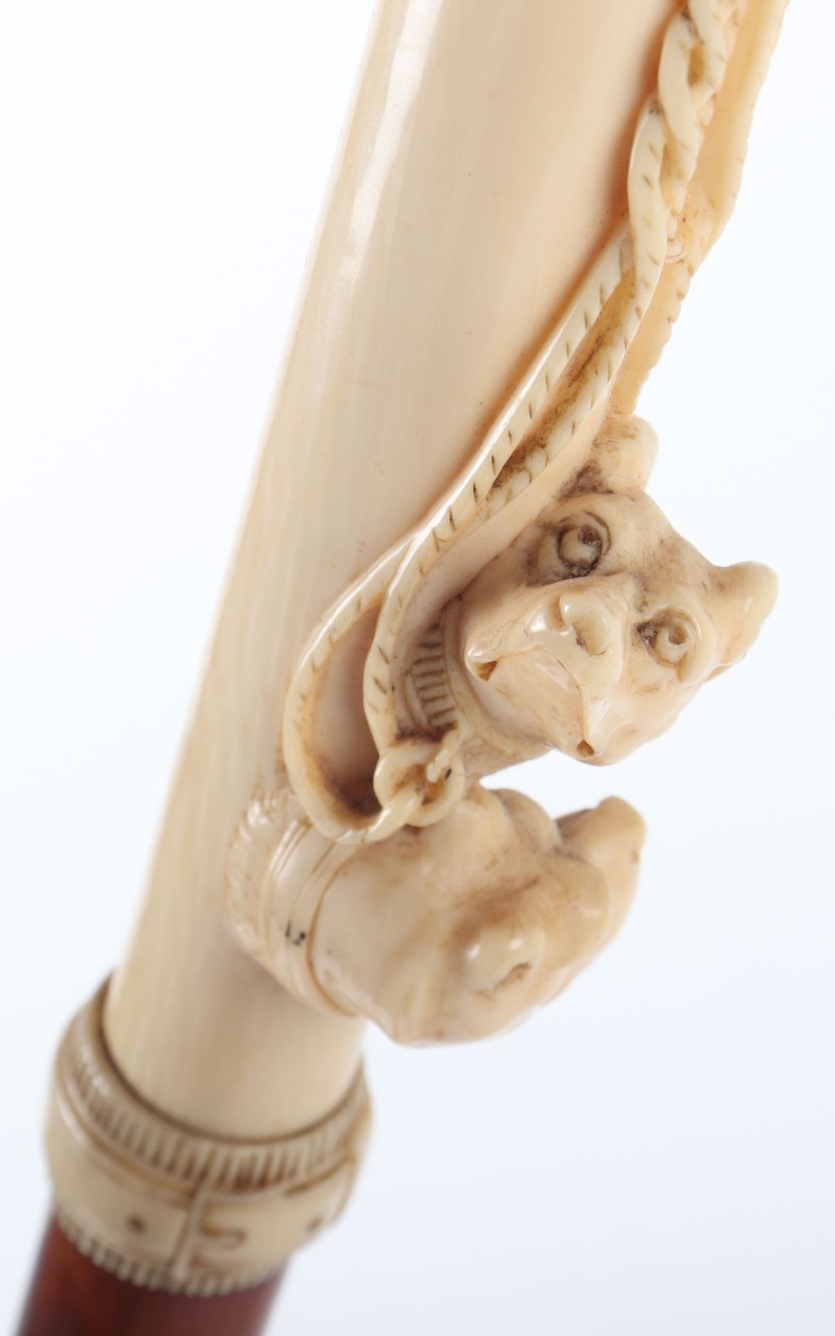 ^A 19th century carved ivory handle walking stick - Image 6 of 7