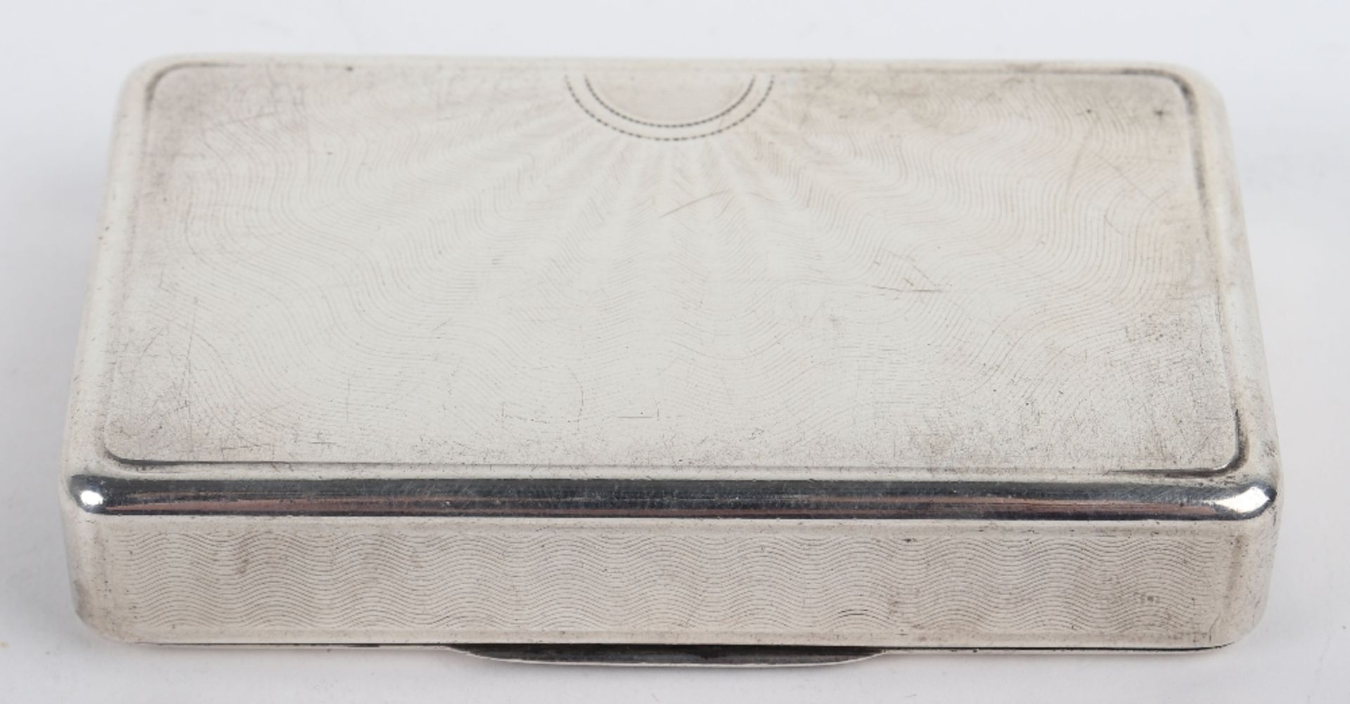 A silver snuff box, unmarked - Image 2 of 6
