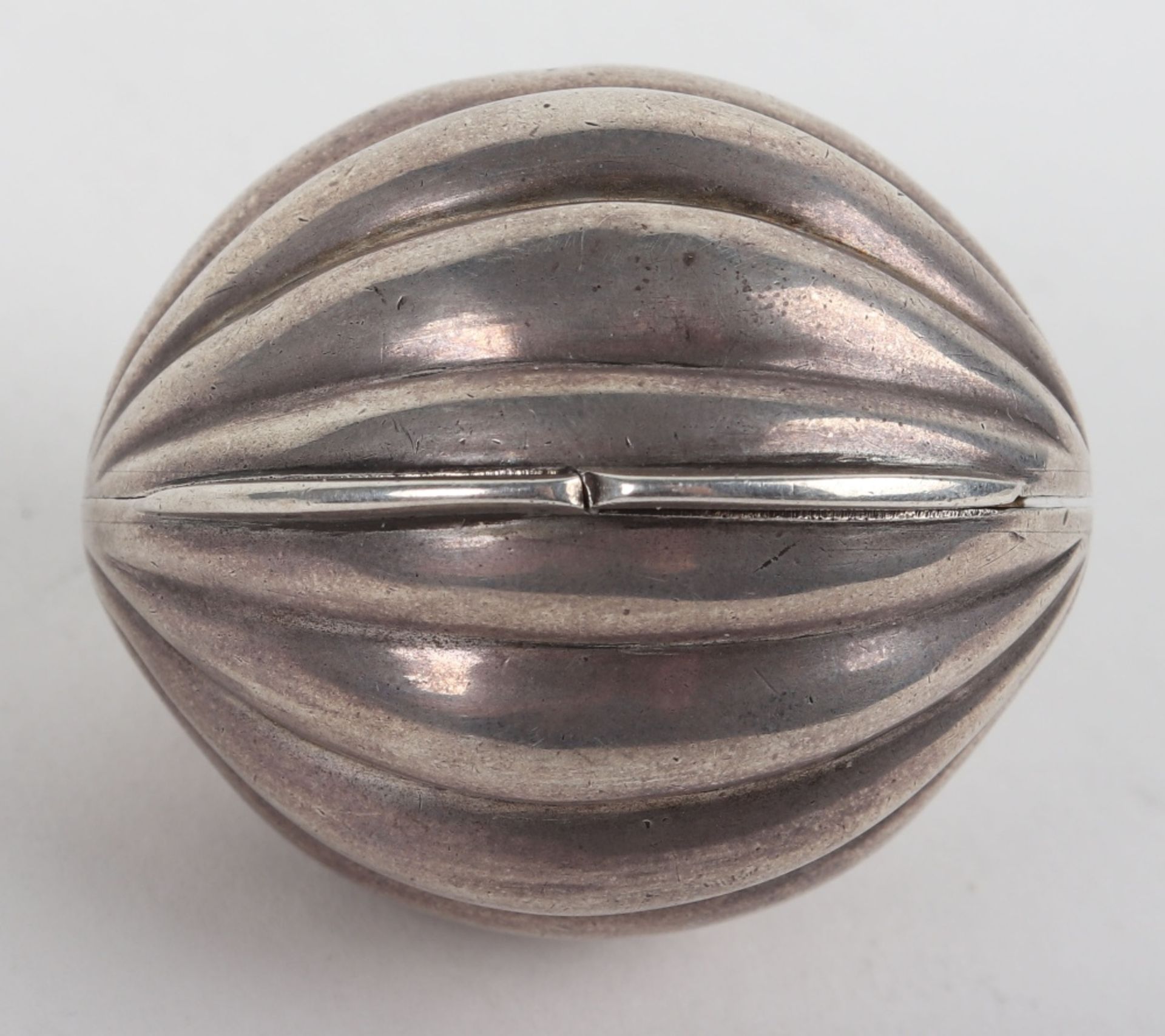 A Victorian silver compact in the form of an egg, George Unite, Birmingham 1887