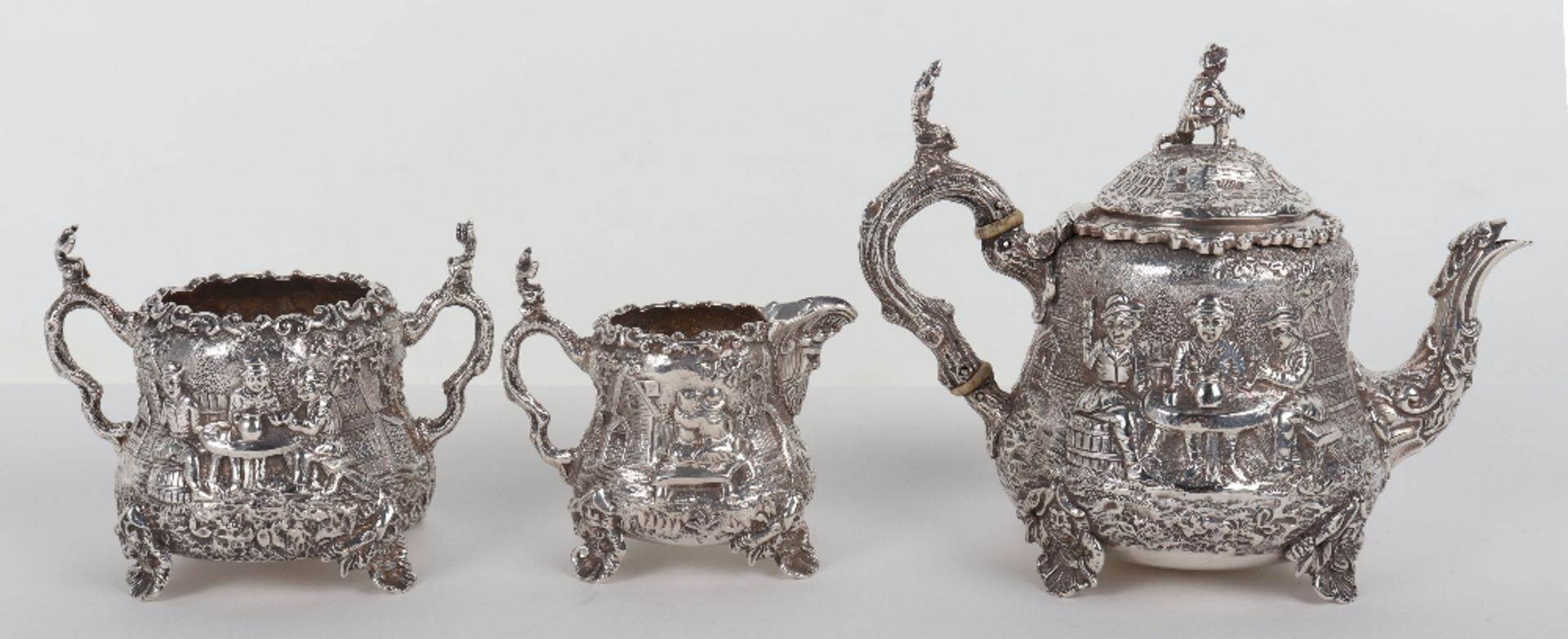 A Victorian three piece tea set, Charles Stuart Harris & Martin Goldstein, London 1885/1886, - Image 2 of 8