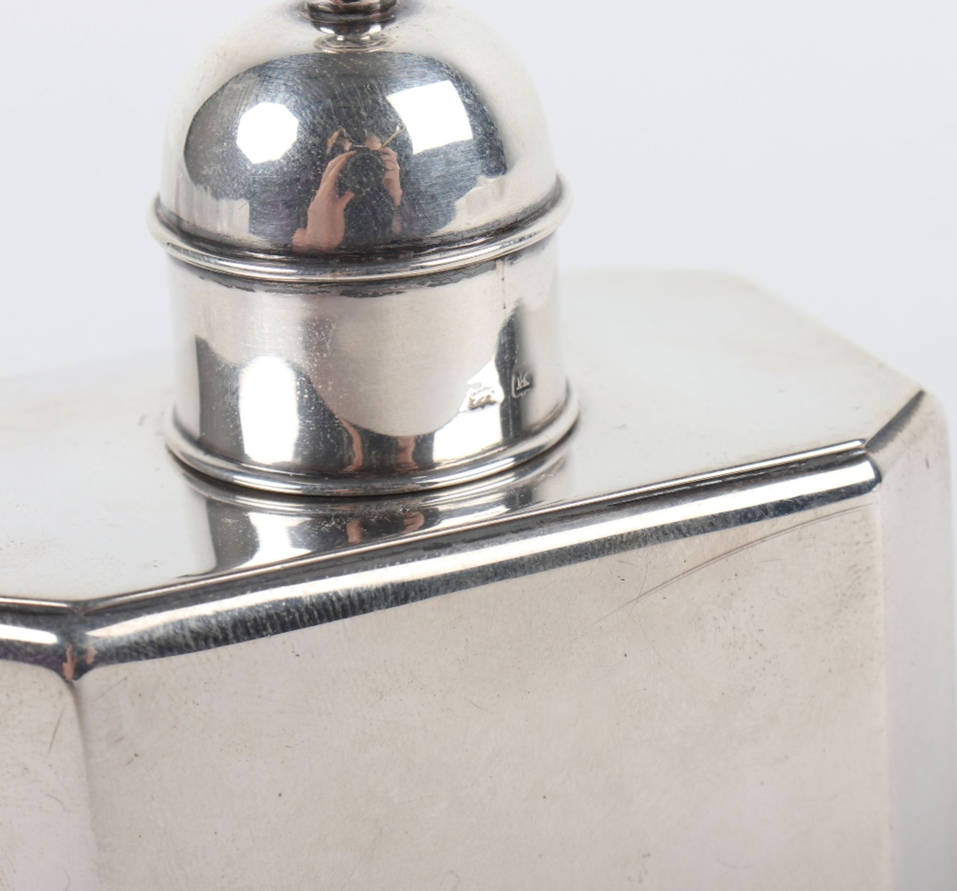 A Georgian silver tea caddy, marks rubbed - Image 7 of 8