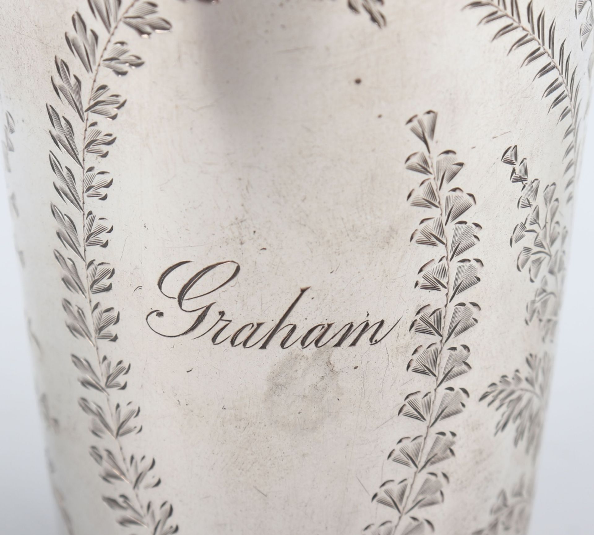 A Victorian silver beaker, Edward Barnard & Sons, London 1890 - Image 6 of 8