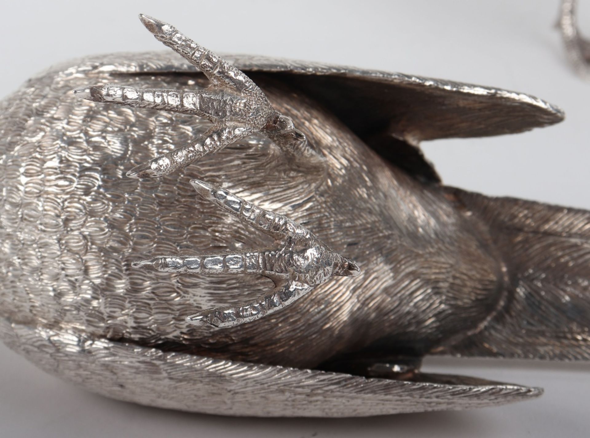 A pair of silver pheasants, modern, male and female - Bild 5 aus 7