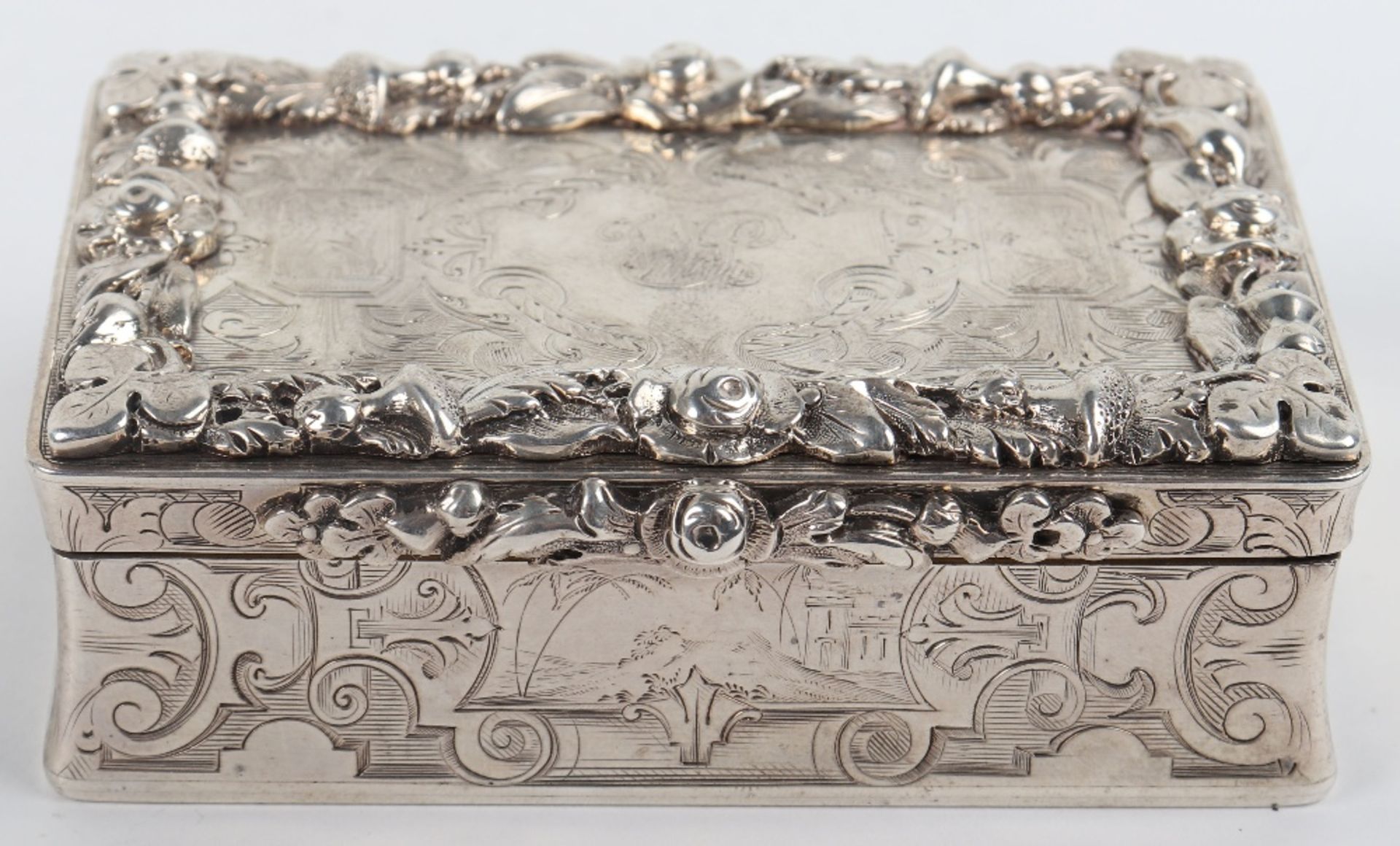 A Victorian heavy silver snuff box, Charles Rawlings & William Summers, London 1845 - Image 3 of 9