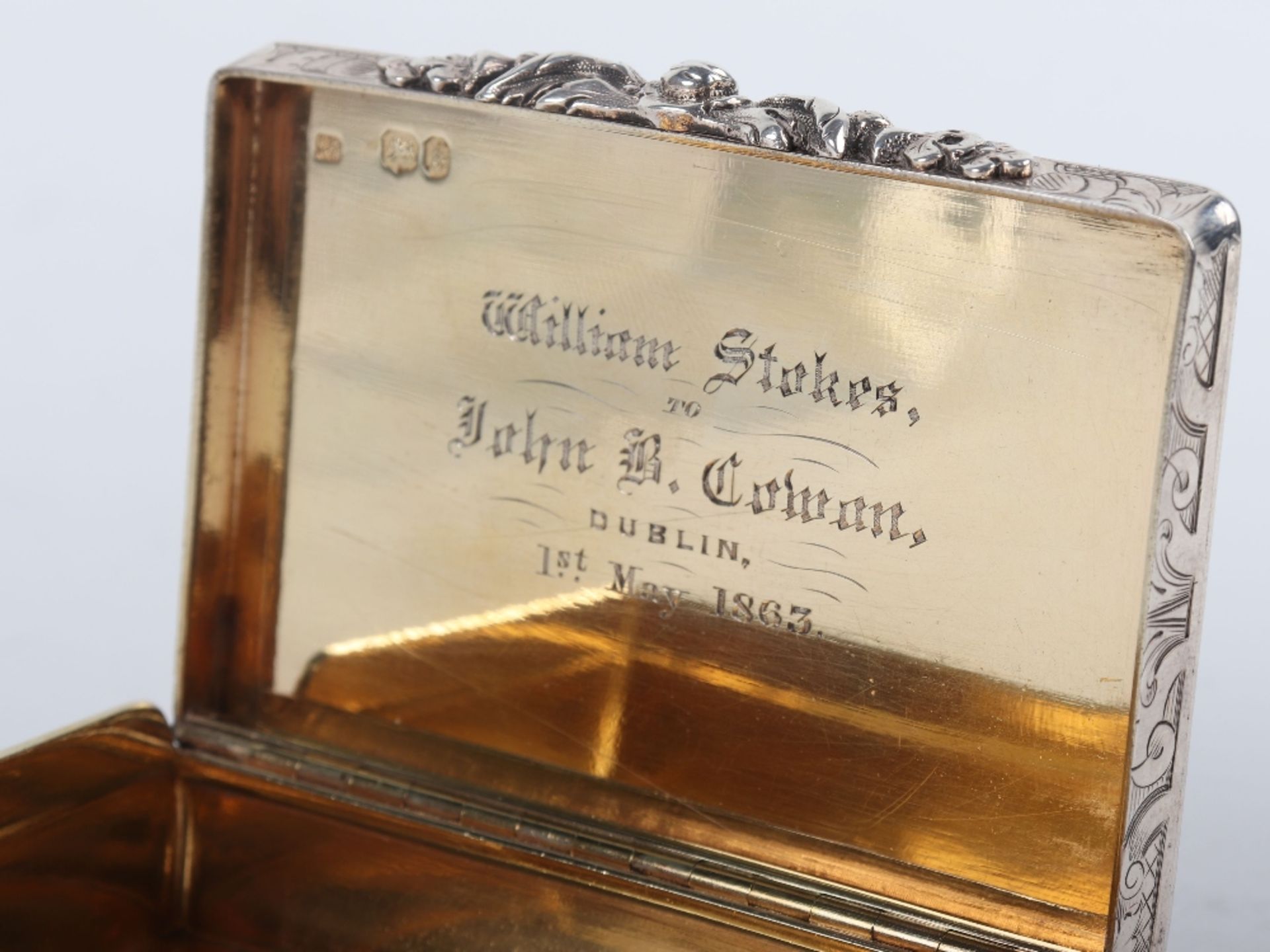 A Victorian heavy silver snuff box, Charles Rawlings & William Summers, London 1845 - Image 9 of 9