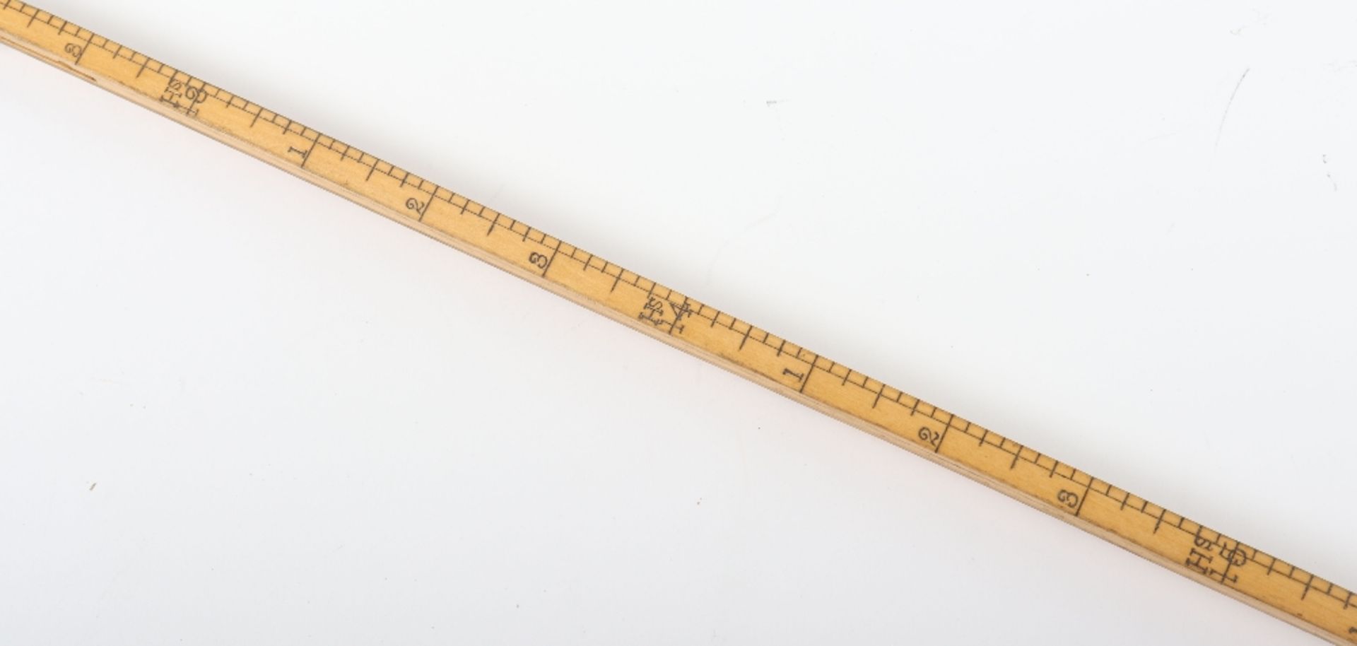 An Edwardian walking stick with spirit level (lacking liquid) and scaled ruler, with horn handle - Image 7 of 14