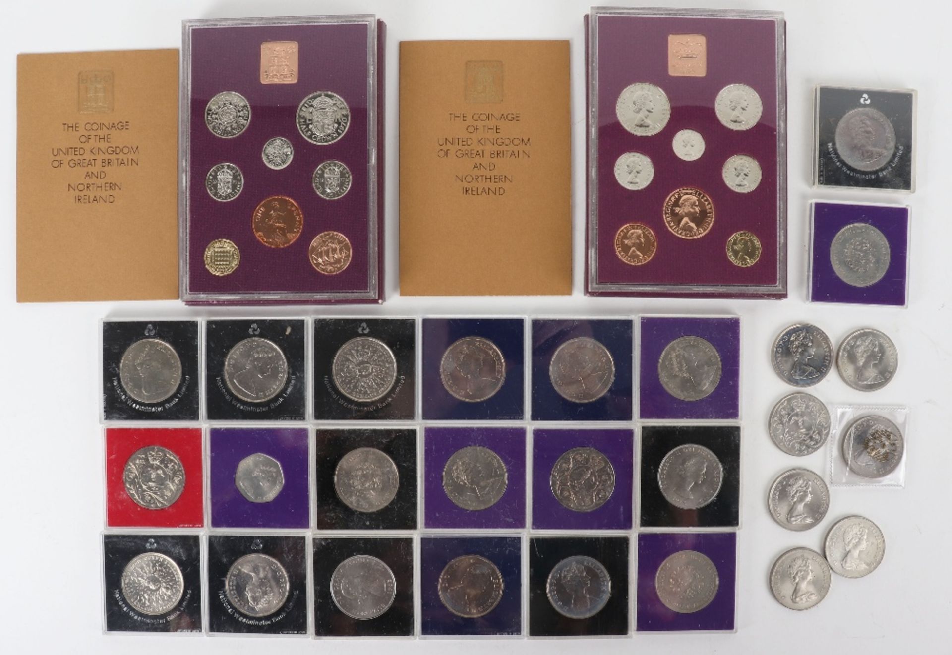 A quantity of GB commemorative crowns, and two 1970 GB sets - Bild 2 aus 4