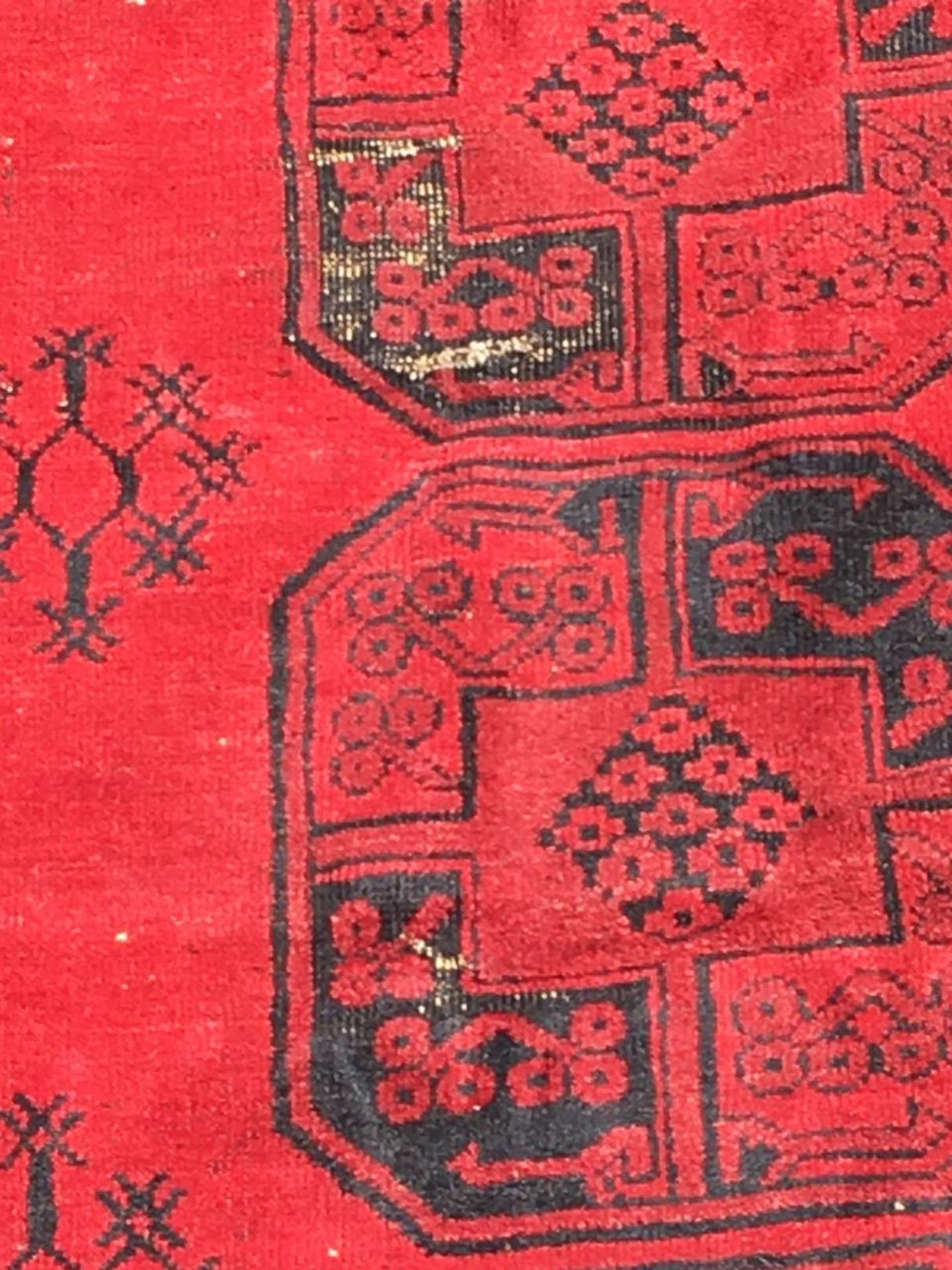 Five Persian rugs/carpets - Image 4 of 7