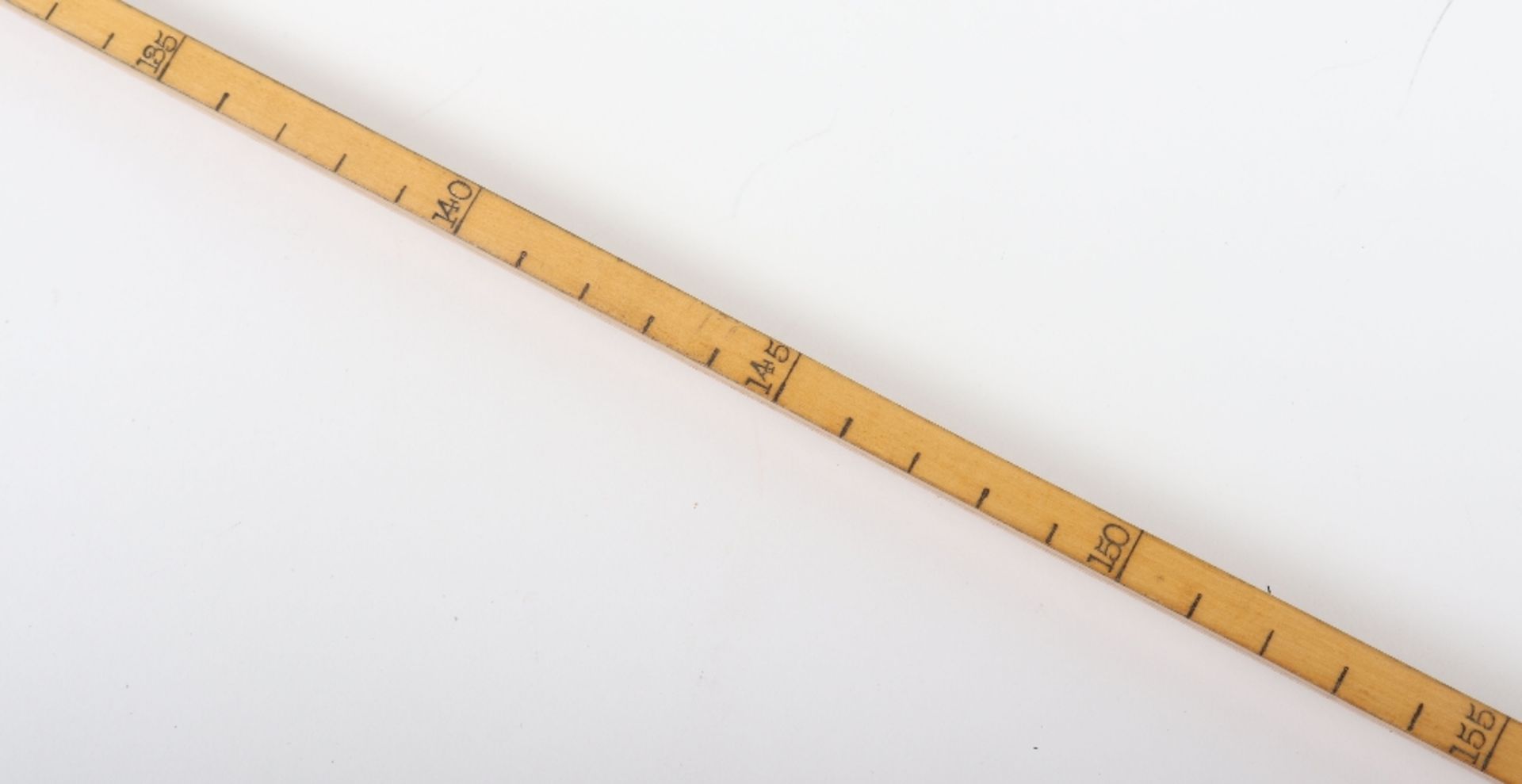 An Edwardian walking stick with spirit level (lacking liquid) and scaled ruler, with horn handle - Image 8 of 14