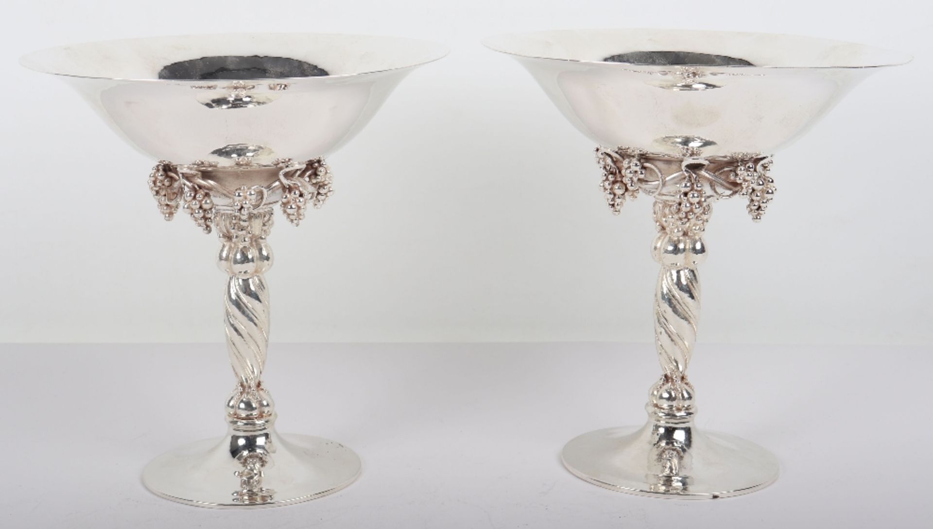 A pair of Georg Jensen silver Grape pattern pedestal bowls/tazzas - Image 4 of 9