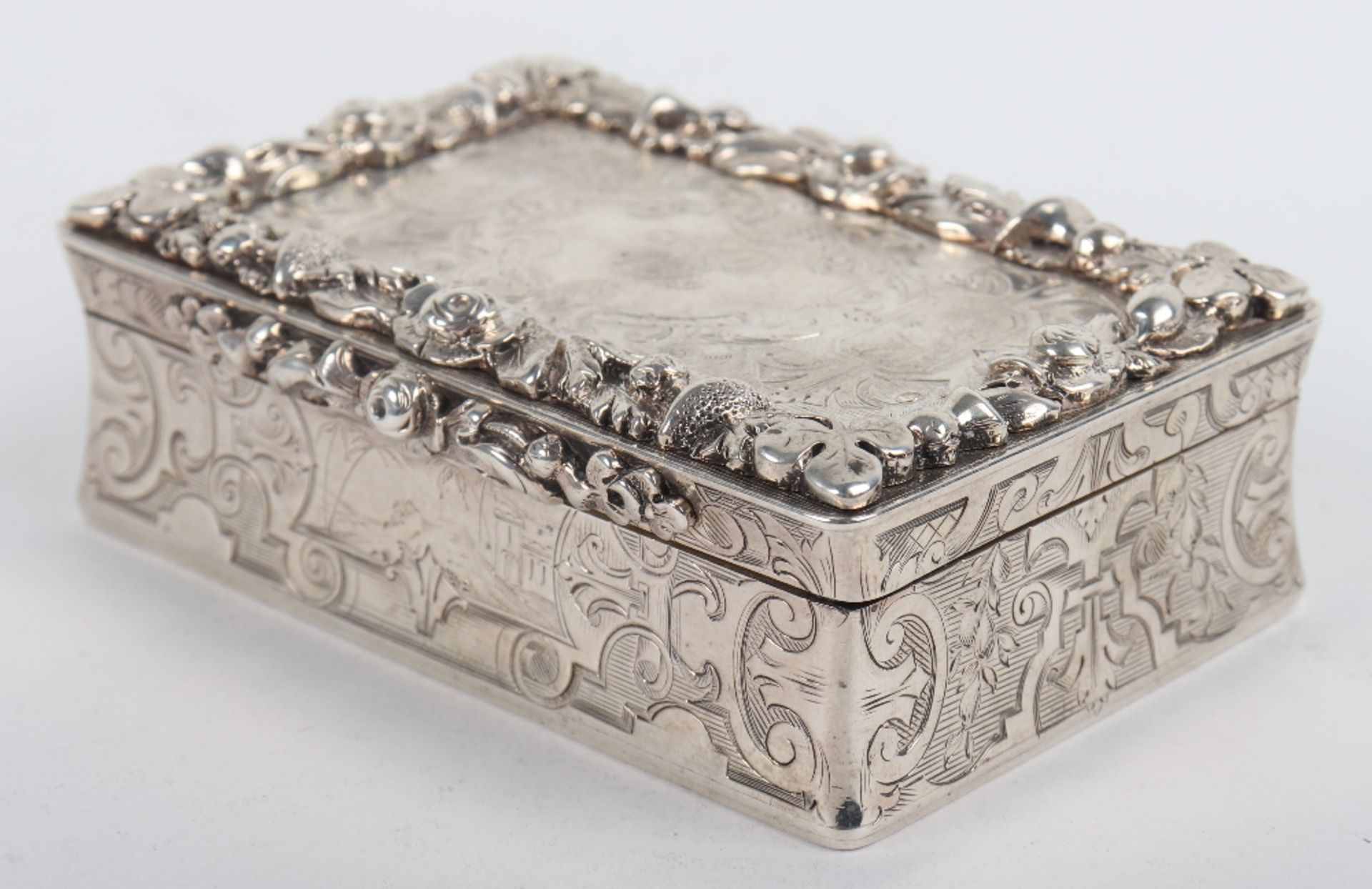A Victorian heavy silver snuff box, Charles Rawlings & William Summers, London 1845 - Image 4 of 9