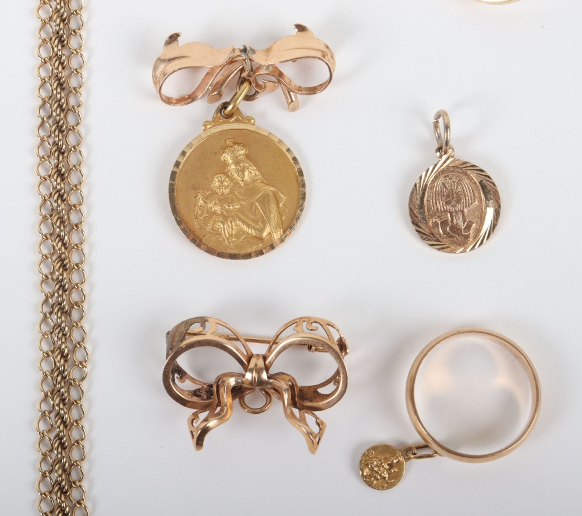 A selection of unmarked gold jewellery - Bild 2 aus 5