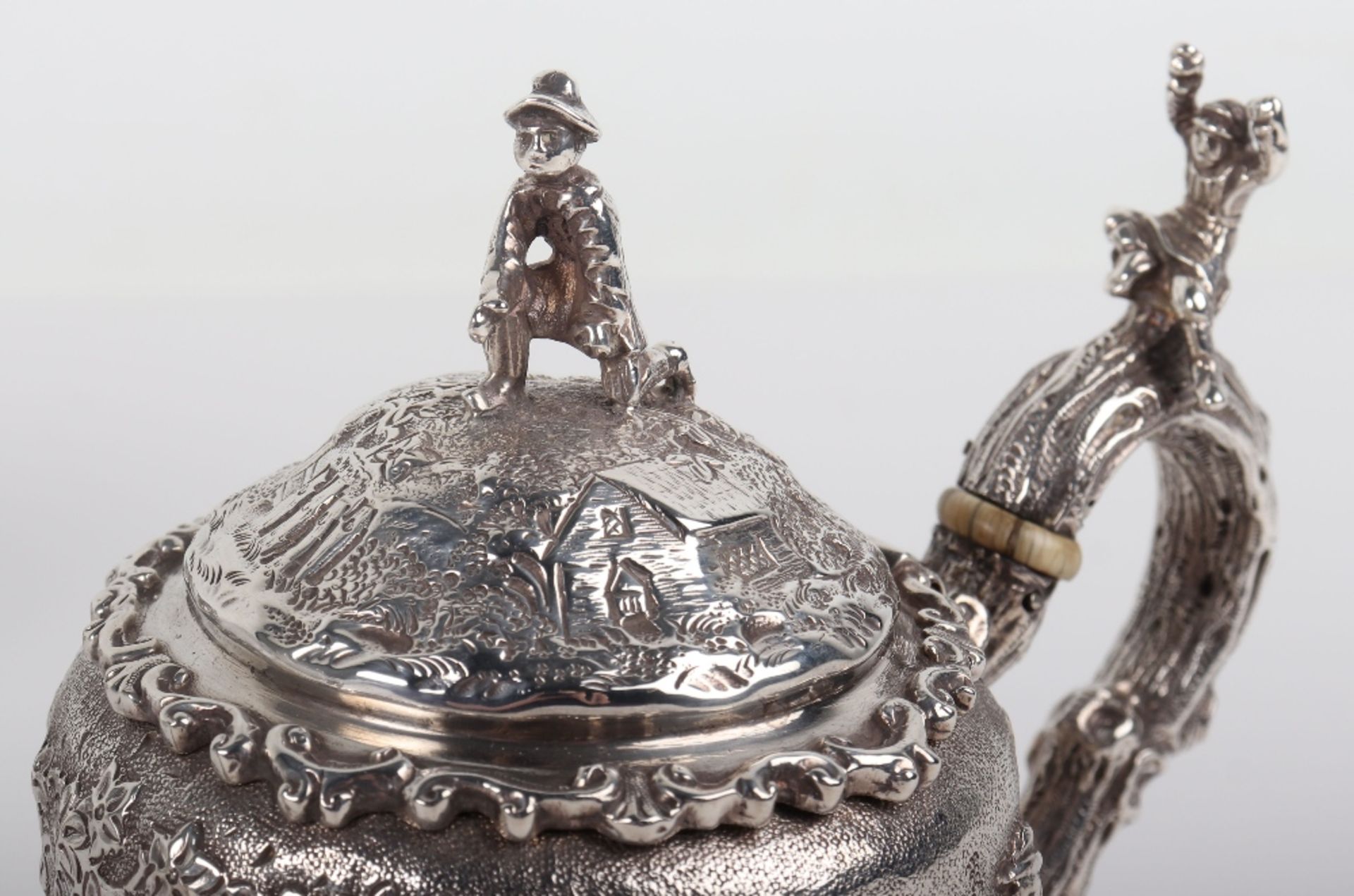 A Victorian three piece tea set, Charles Stuart Harris & Martin Goldstein, London 1885/1886, - Image 3 of 8