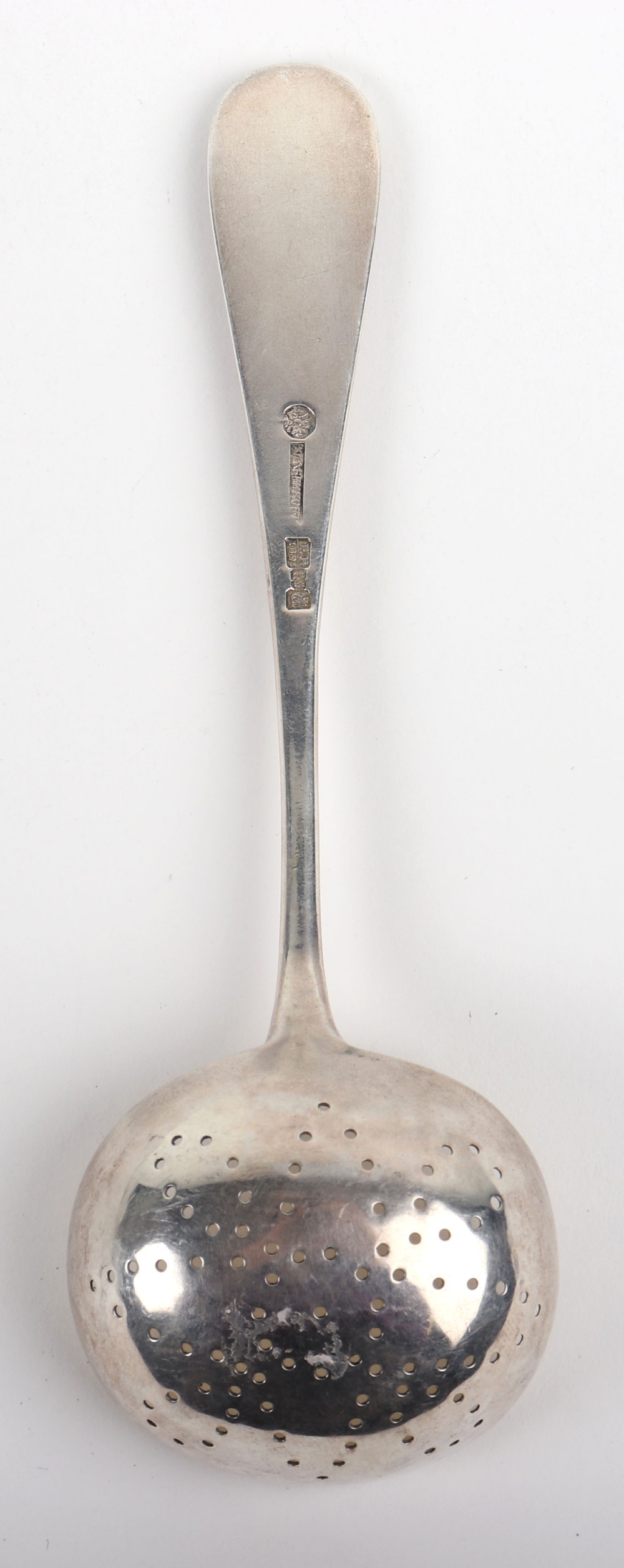 A Russian silver tea strainer, R. Veyde Moscow 1891 - Image 2 of 6
