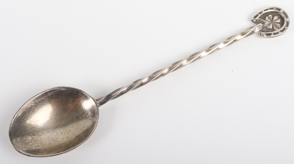 A set of six Argentinian Mappin & Webb silver coffee spoons - Image 4 of 5