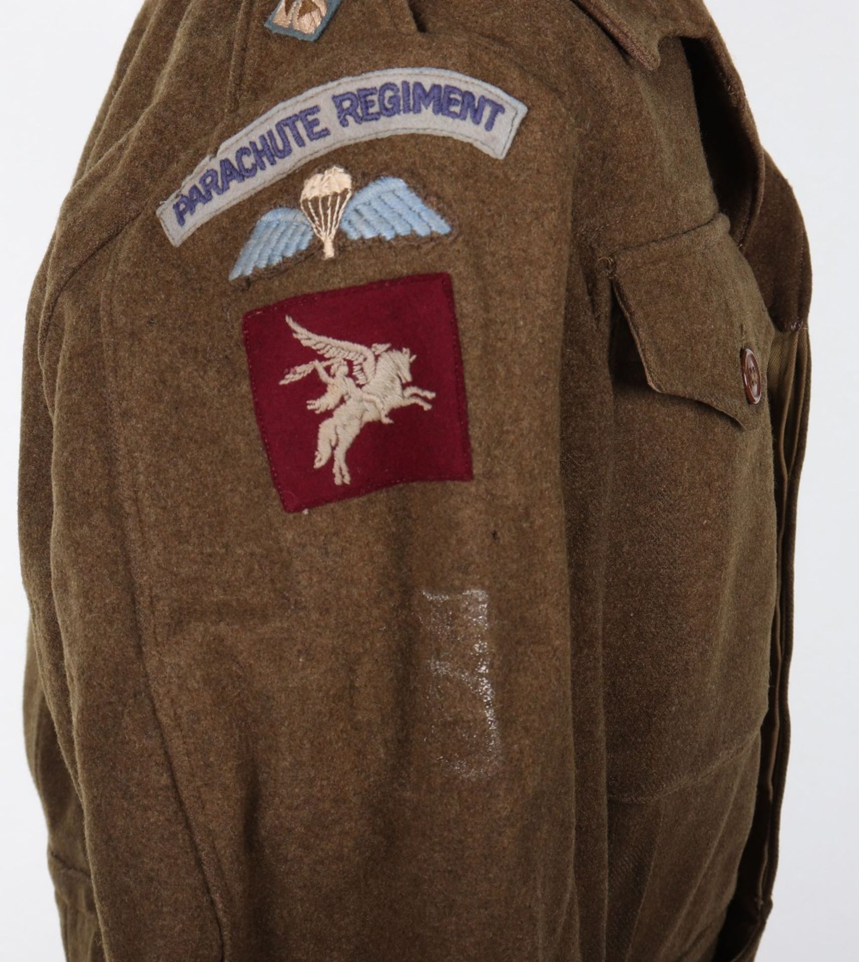 WW2 British Battle Dress Blouse of a Lieutenant in the 6th (Royal Welch) Battalion Parachute Regimen - Bild 6 aus 11