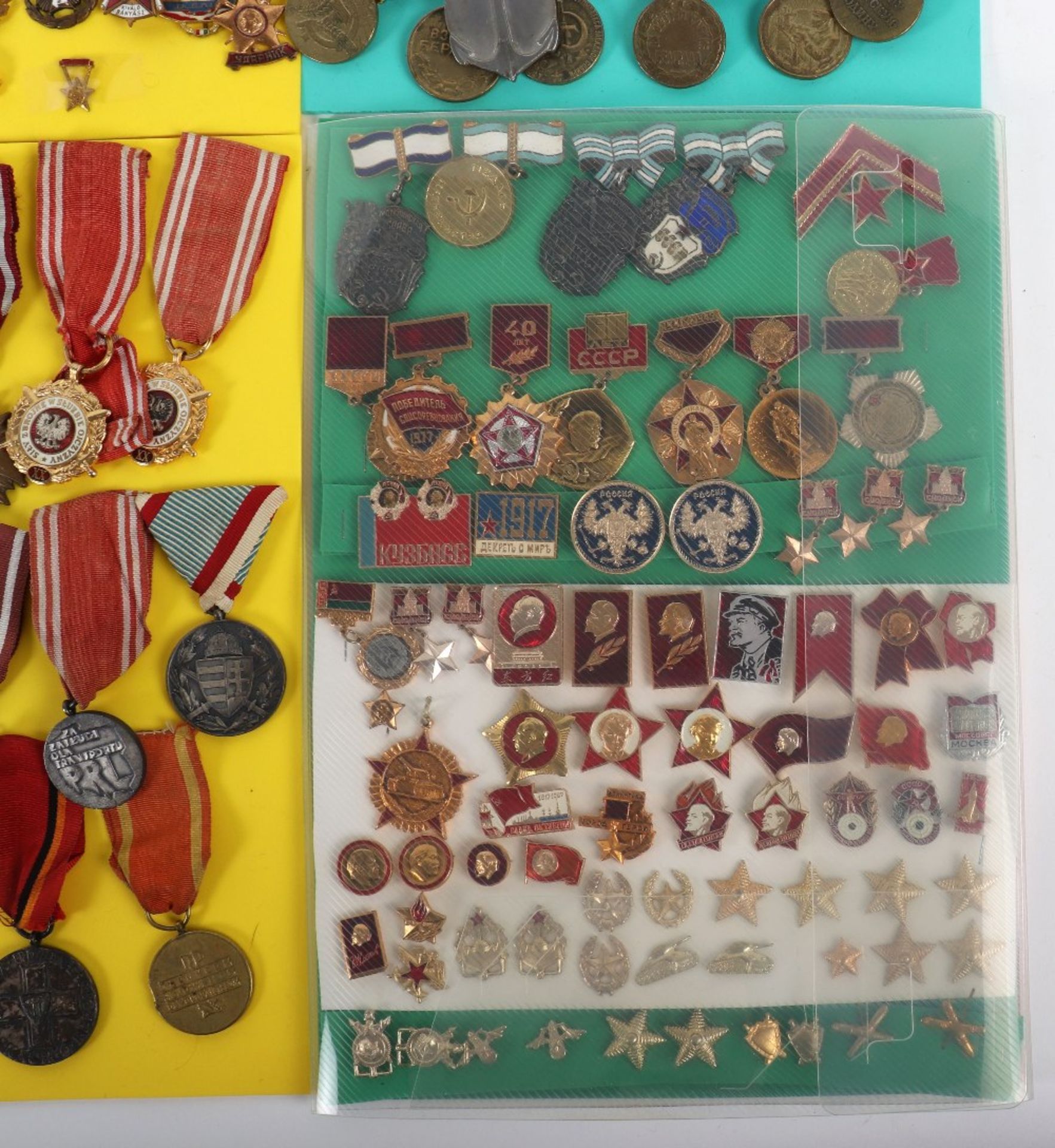 Large Collection of Soviet Russian, Polish Republic & Eastern Bloc Nations Medals and Badges - Bild 8 aus 9