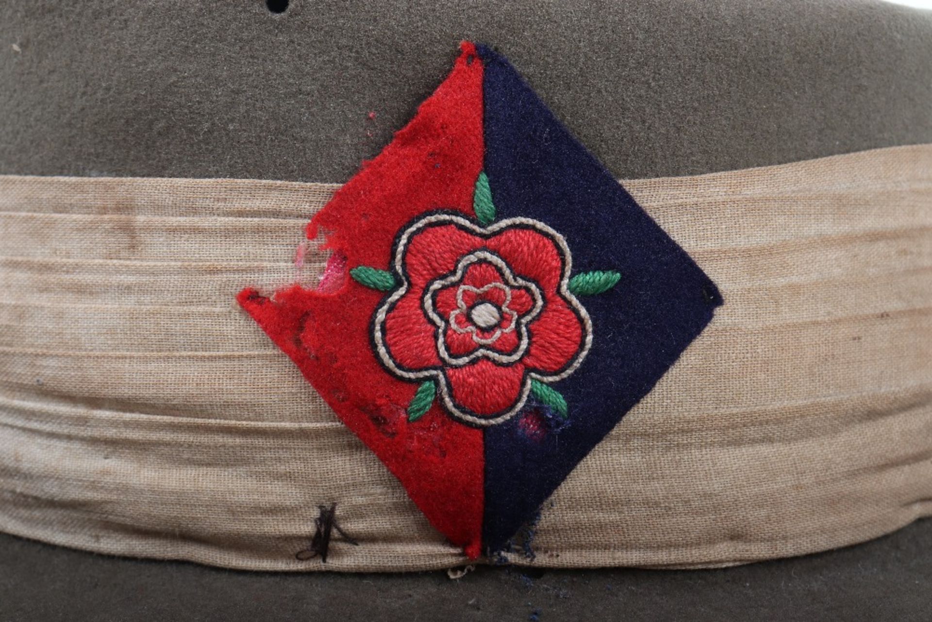 WW2 British Bush / Slouch Hat of the 136th Field Regiment (1st West Lancashire) Royal Artillery - Bild 2 aus 10