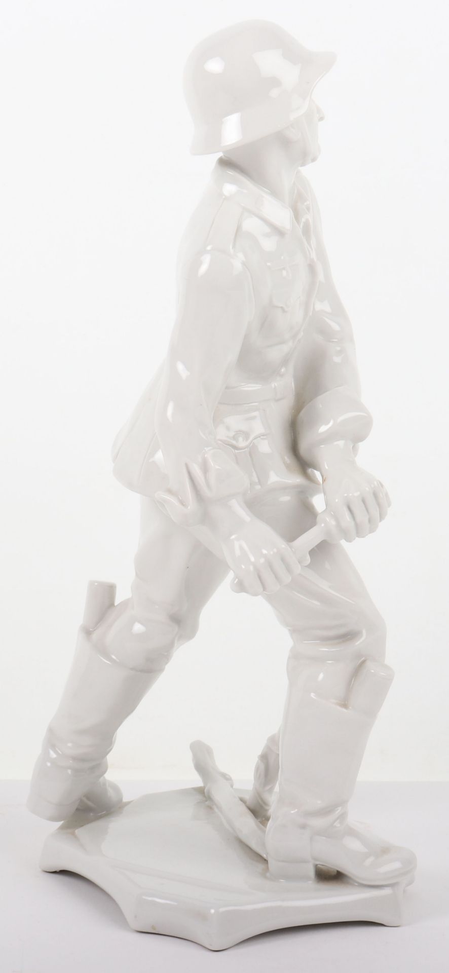 WW2 German Porcelain Statue of a Grenade Thrower in Combat by Karl Ens - Bild 3 aus 11