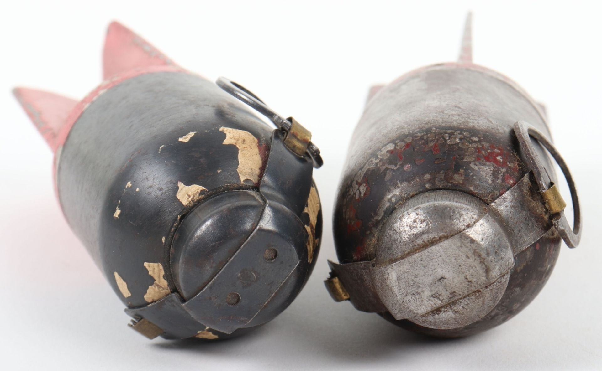 2x Inert Italian M35 “Red Devil” Grenades - Image 3 of 4