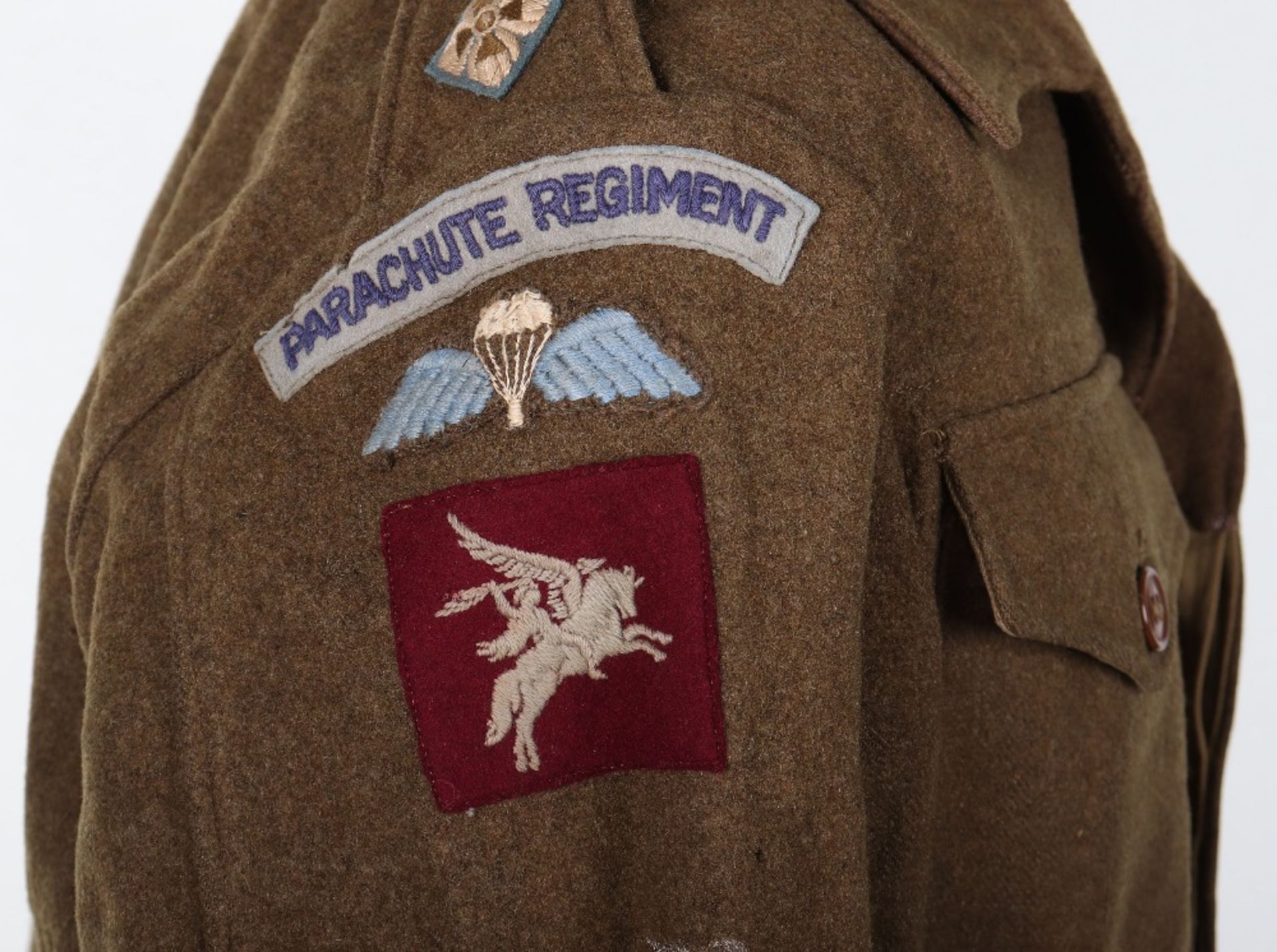 WW2 British Battle Dress Blouse of a Lieutenant in the 6th (Royal Welch) Battalion Parachute Regimen - Bild 5 aus 11