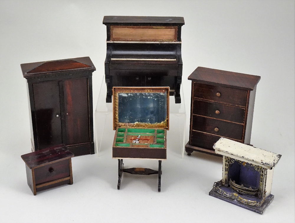 Five pieces of Waltershausen dolls house furniture, German circa 1880,