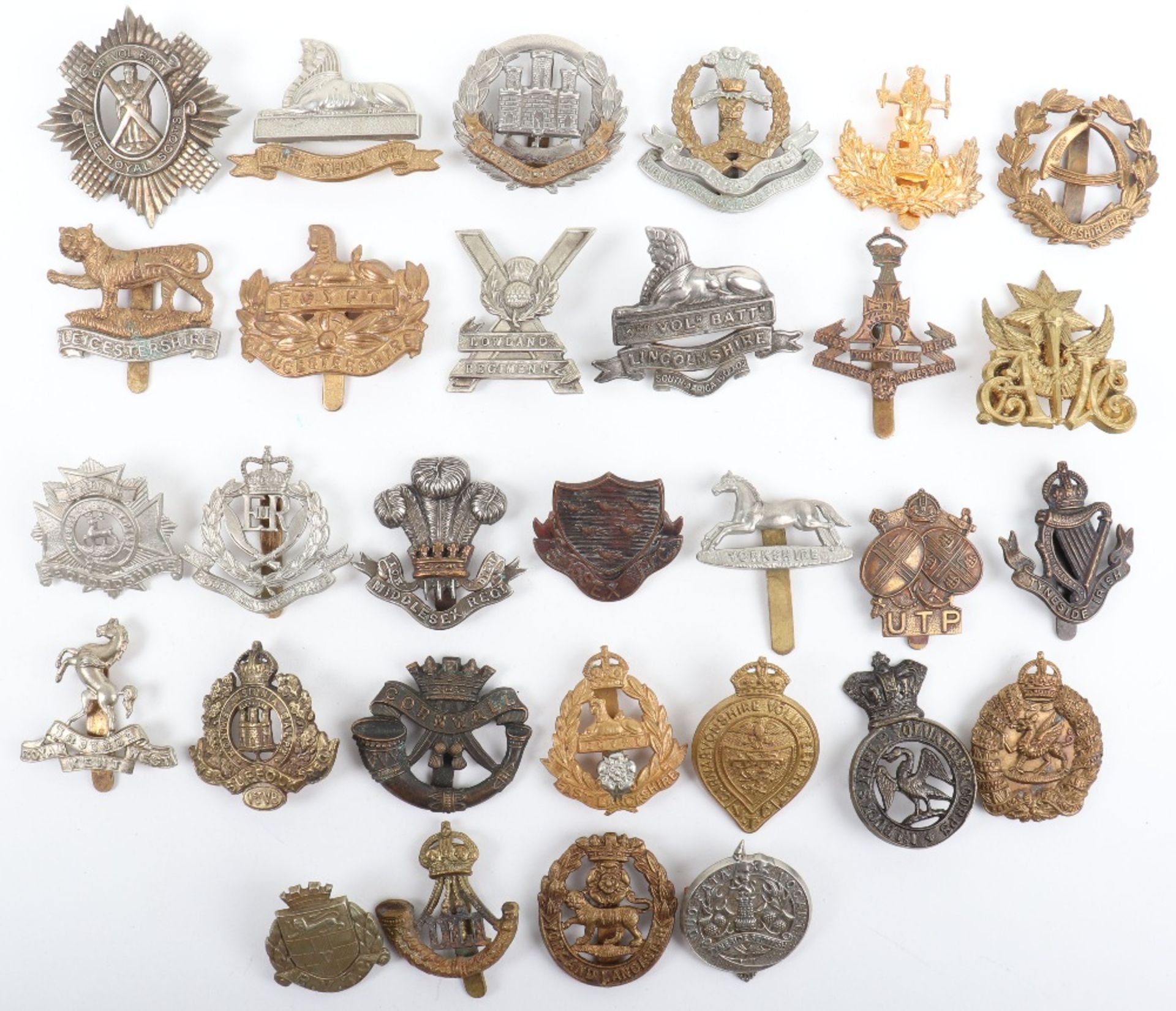 30x British Regimental Cap Badges