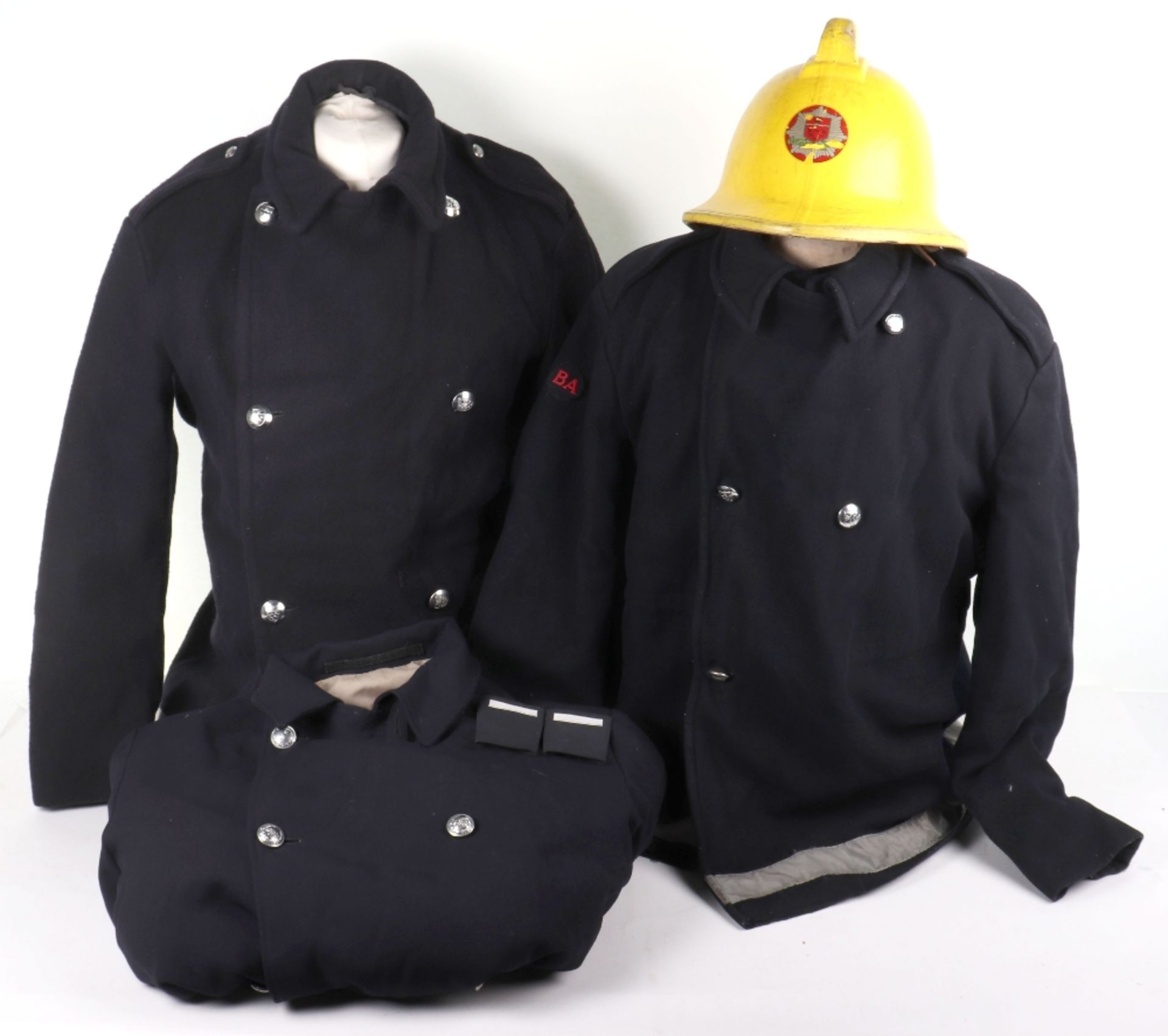 Quantity of Obsolete Fire brigade Helmets and Tunics - Bild 2 aus 3