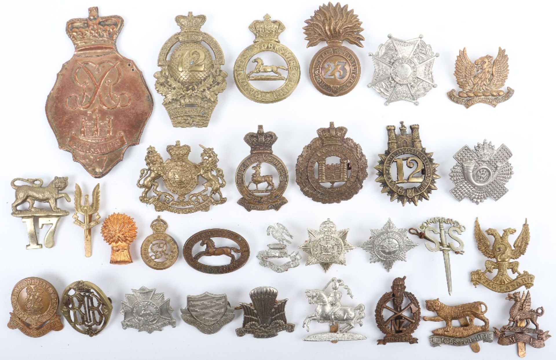 30x British Regimental Badges