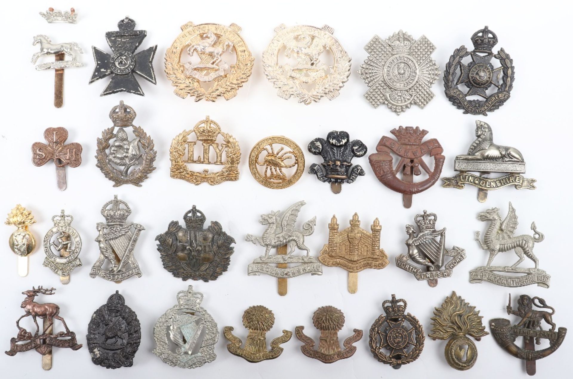 29x British Regimental Cap Badges