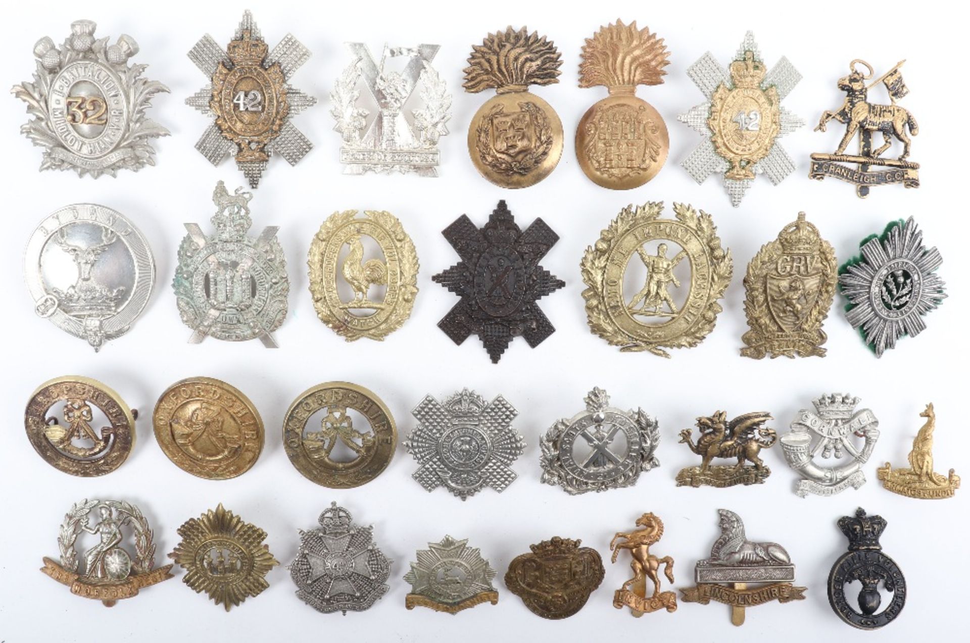 30x British Regimental Badges