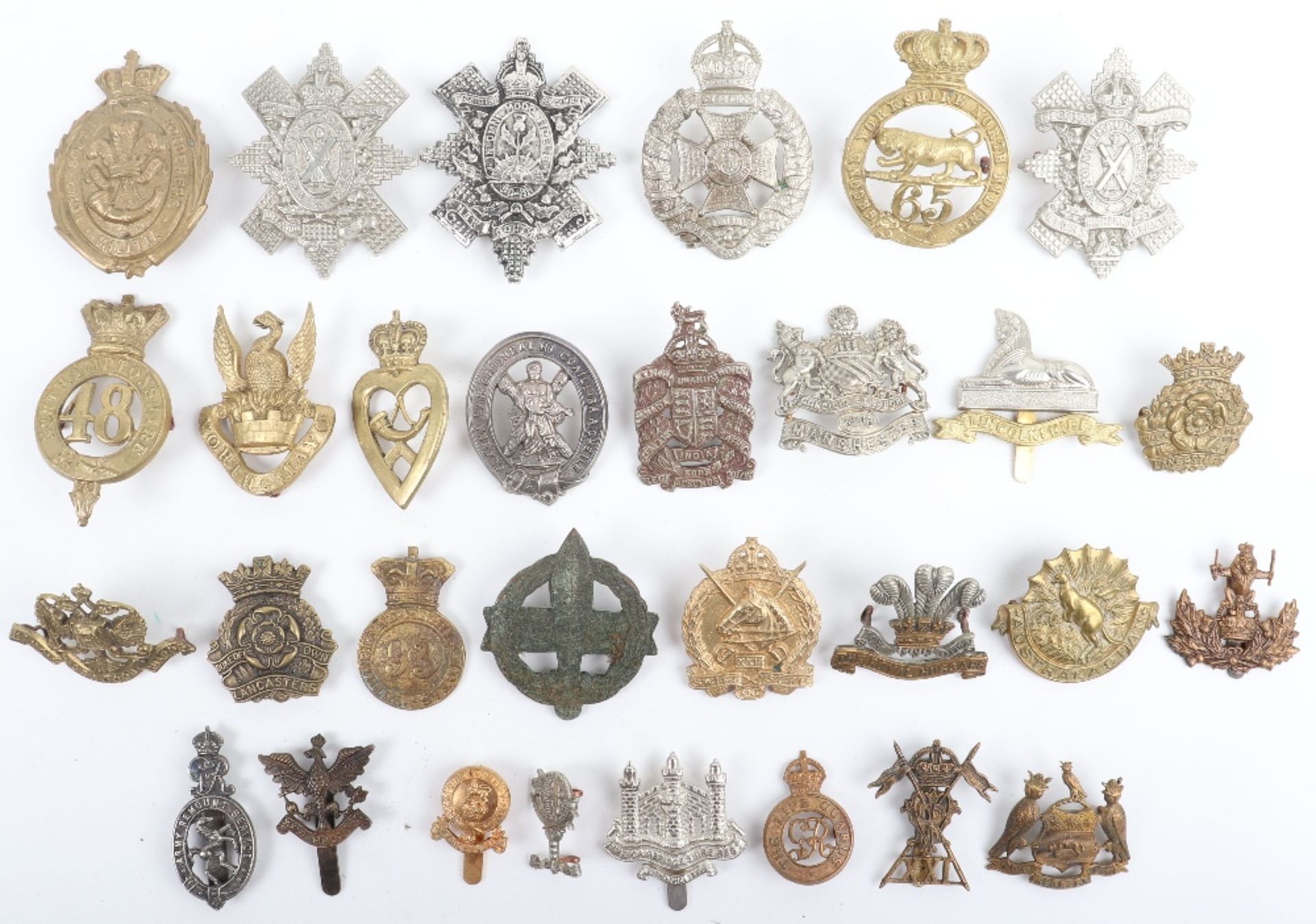 30x British Regimental Badges