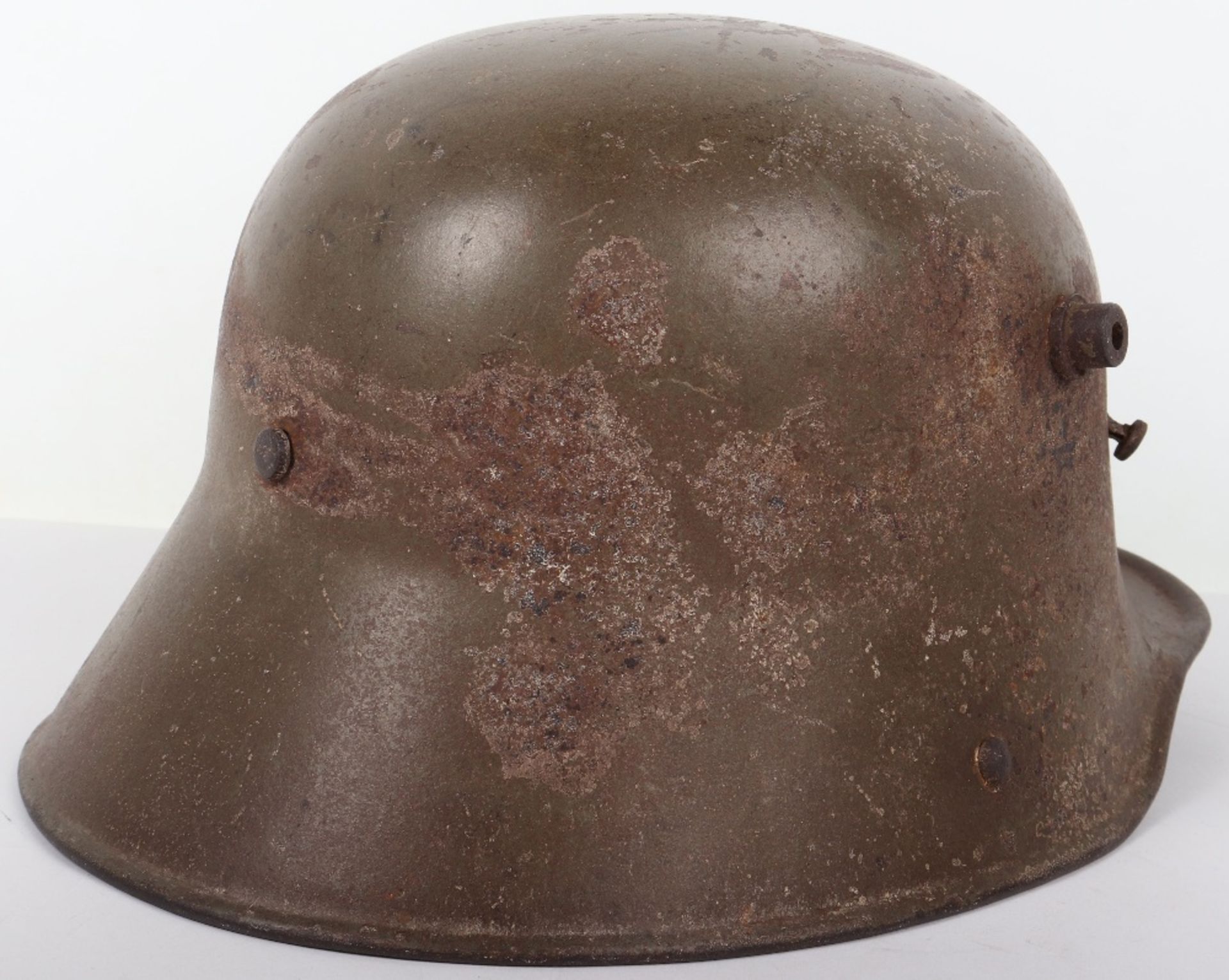 German M-16 Steel Combat Helmet Captured at the Battle of Montauban 1918 - Bild 3 aus 11