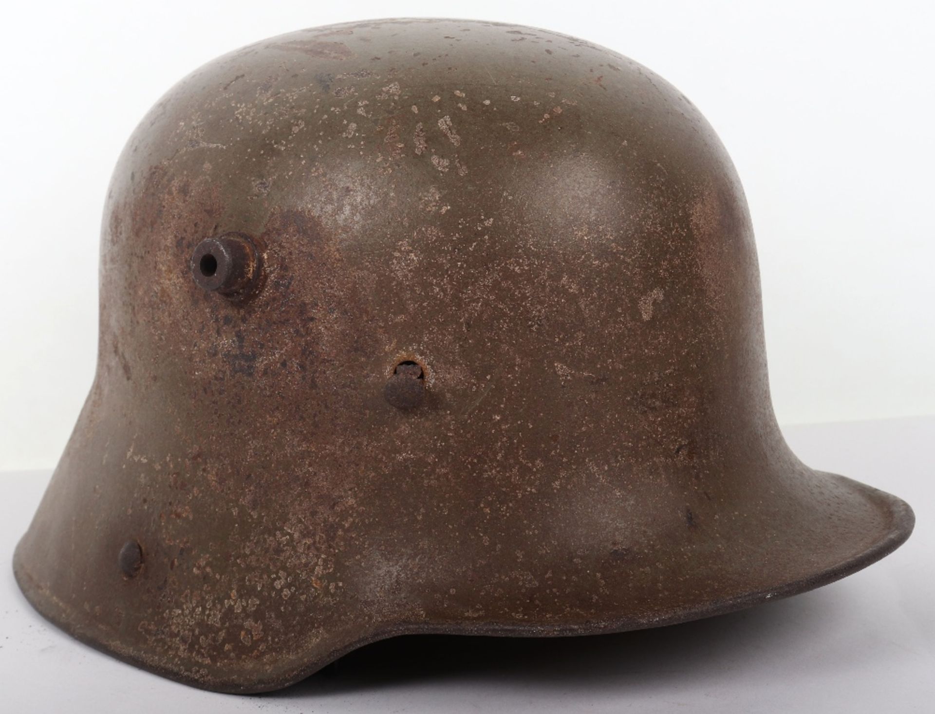 German M-16 Steel Combat Helmet Captured at the Battle of Montauban 1918 - Bild 2 aus 11