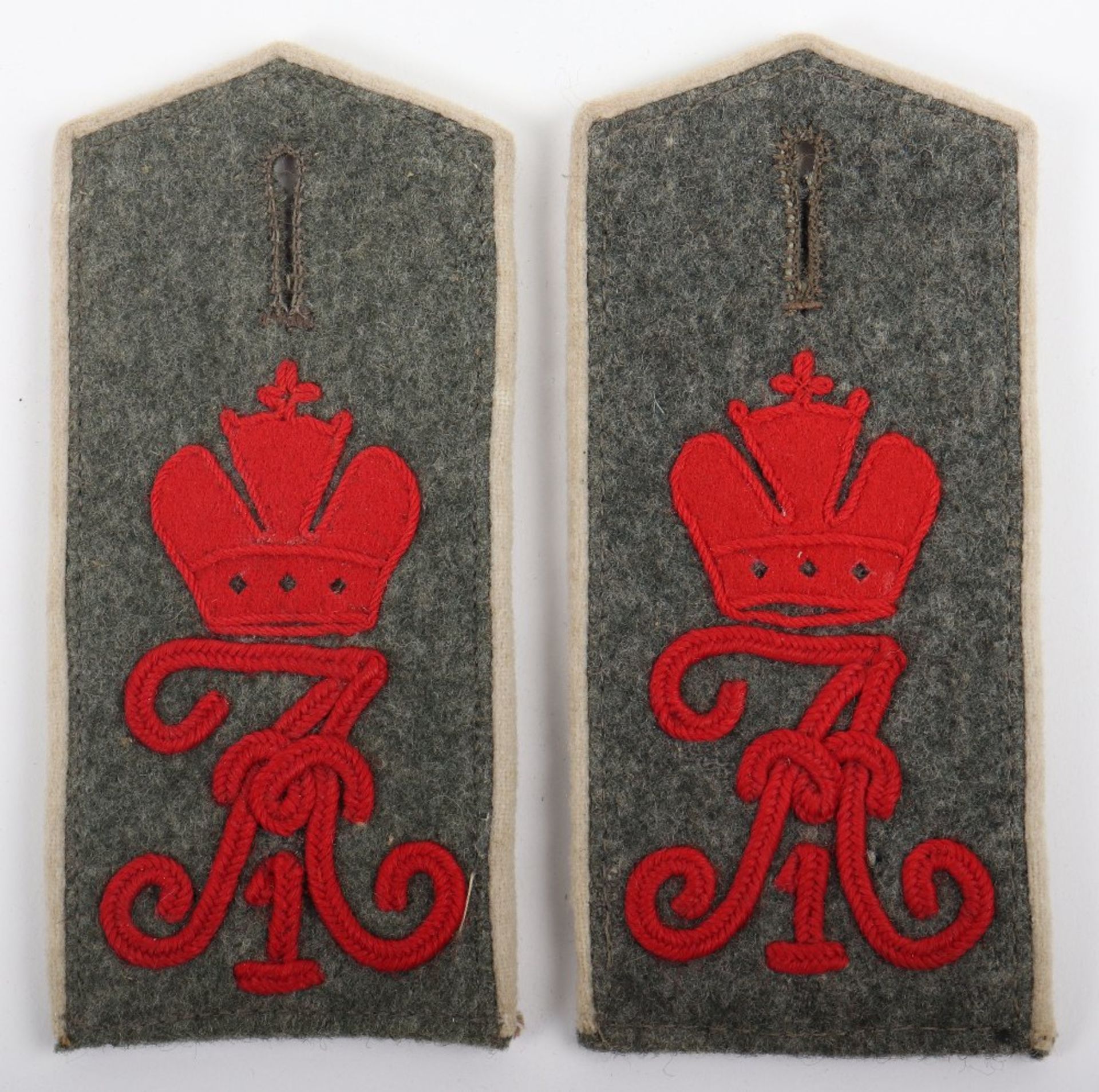Matched Pair of Imperial German Kaiser Alexander Garde-Grenadier-Regiment Nr 1 M-1907 Shoulder Strap
