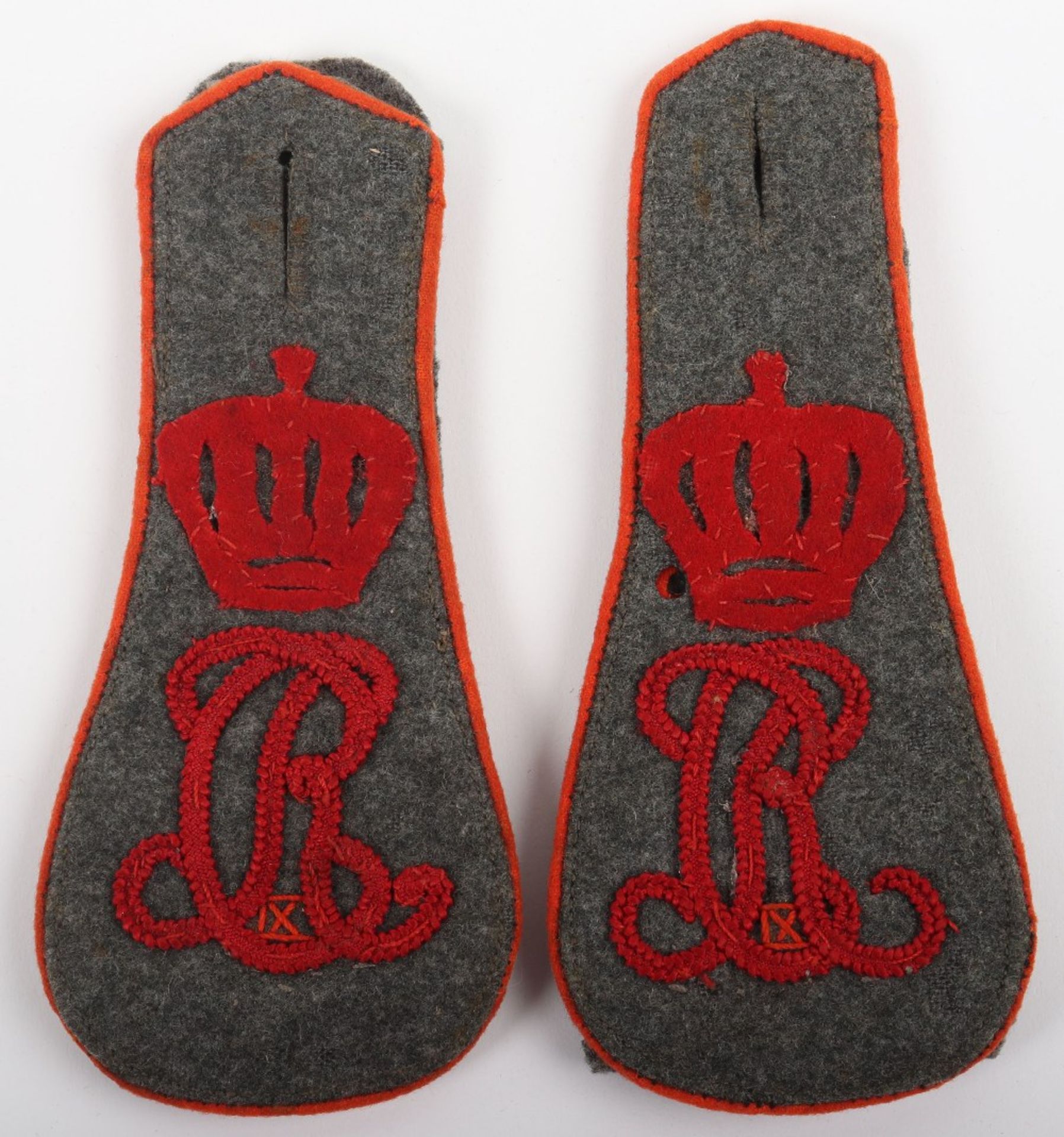 Rare Matched Pair of WW1 German Thuringisches Uhlan-Regiment Nr 6 Shoulder Straps