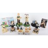 Quantity of Wallace & Gromit figurines and character style merchandise