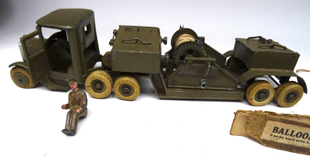 Britains set 1757, Barrage Balloon, Winch and Underslung Lorry - Image 7 of 10